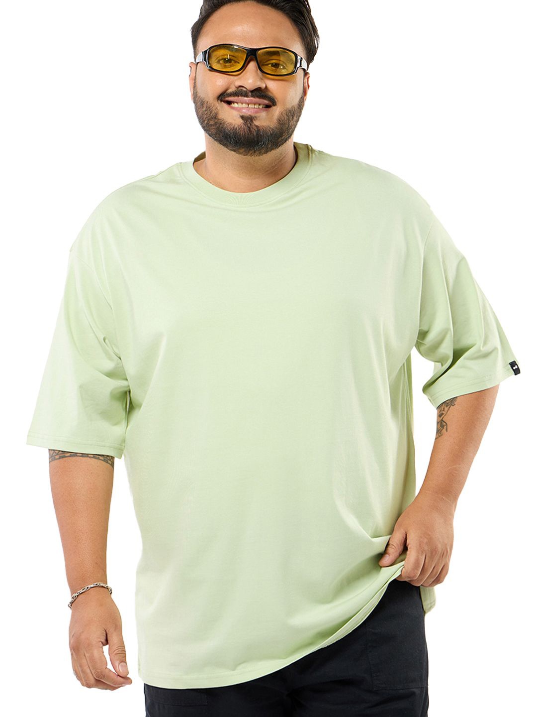 

Bewakoof Plus Men Solid Oversized Pure Cotton Plus Size T-shirt, Green