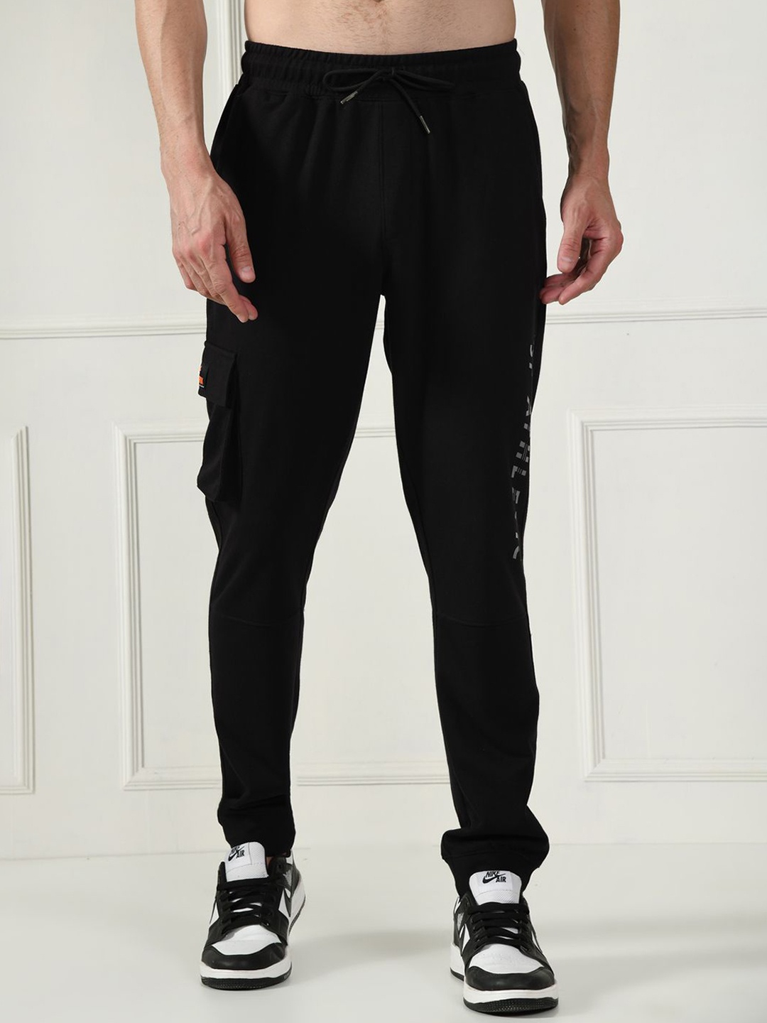 

STARFOX Men Printed Cargo Jogger, Black