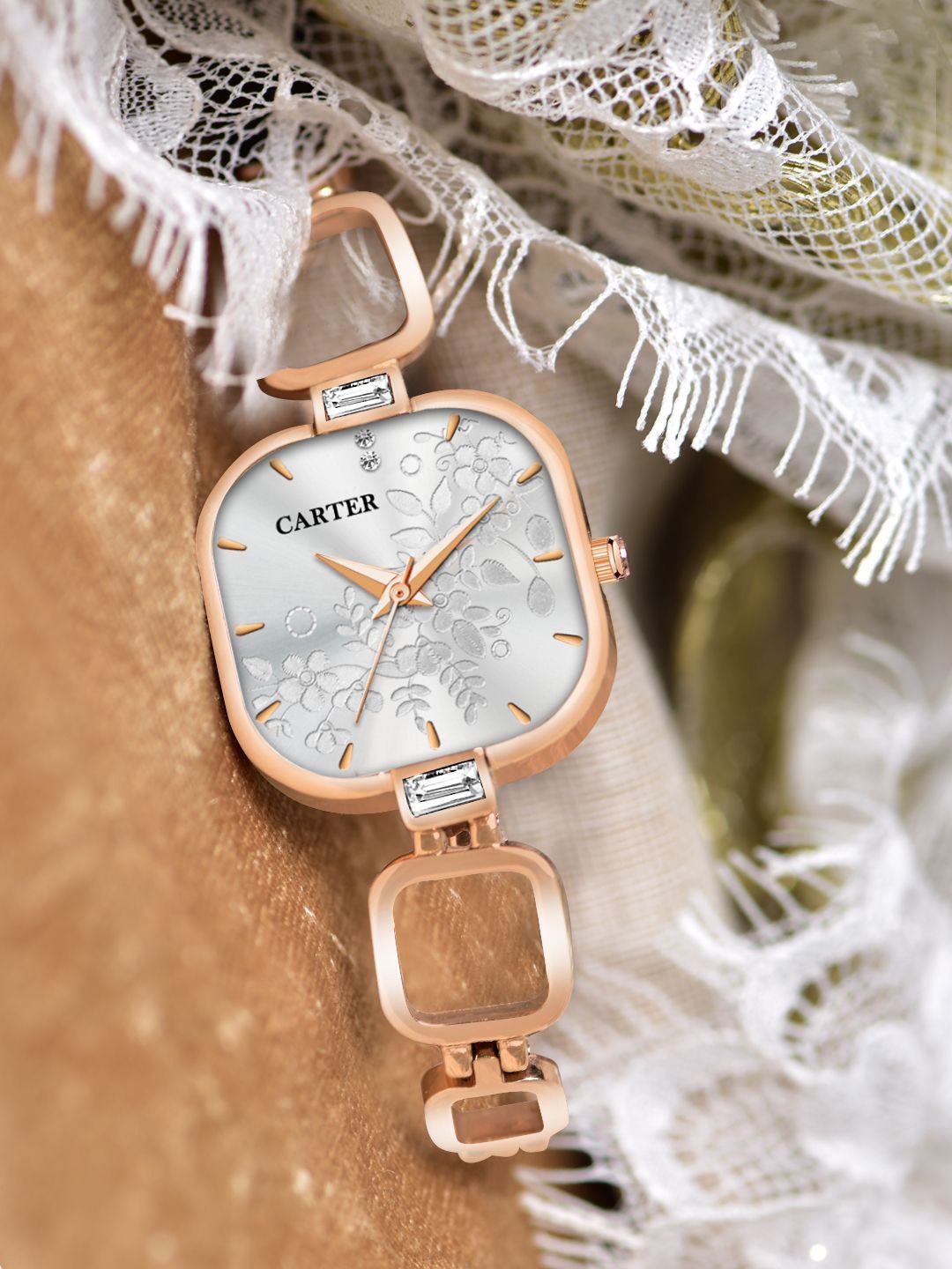 

Sandy D Carter Women Dial & Stainless Steel Bracelet Style Straps Analogue Watch Sandy D Carter-217-WH, Rose gold