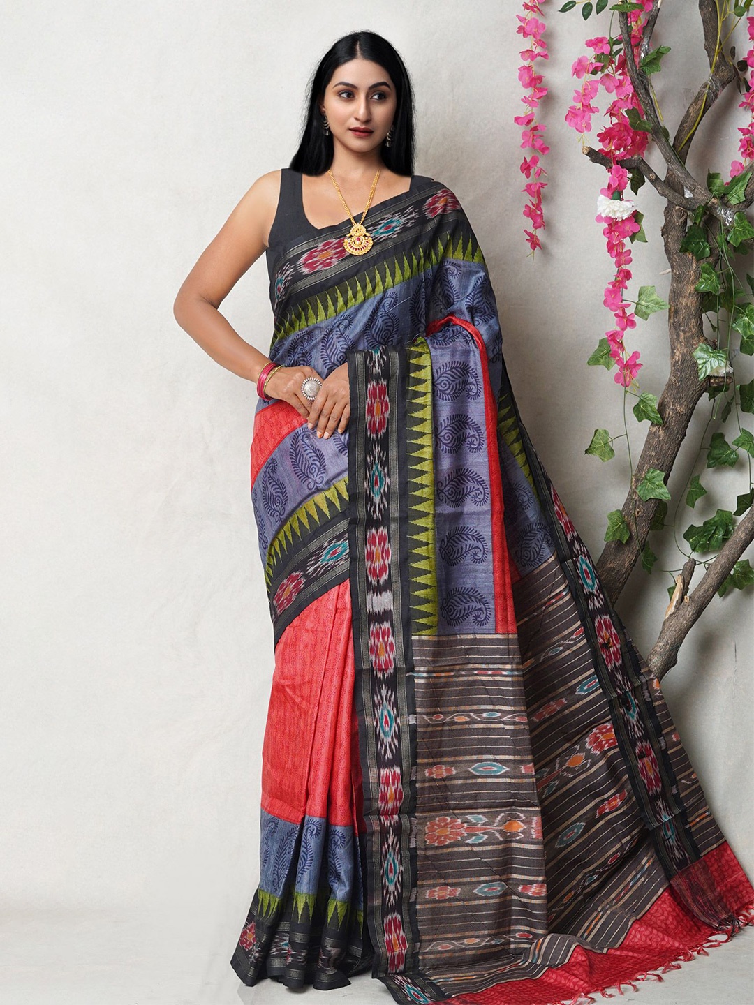 

Unnati Silks Paisley Pure Silk Handloom Tussar Saree, Red