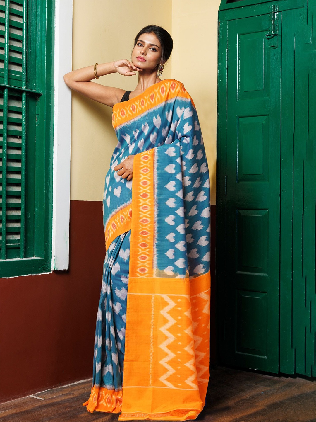 

Unnati Silks Ethnic Motifs Pure Cotton Handloom Pochampally Saree, Blue