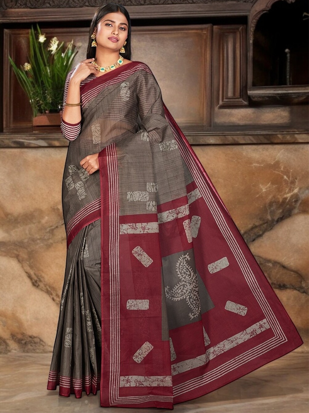 

Jevi Prints Batik Pure Cotton Block Print Saree, Taupe