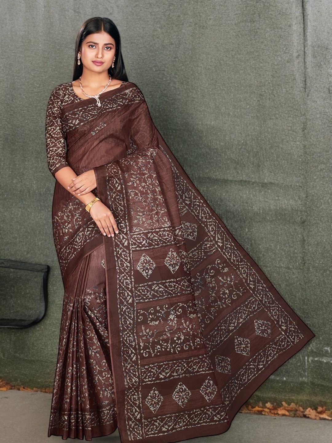 

Jevi Prints Batik Pure Cotton Block Print Saree, Brown