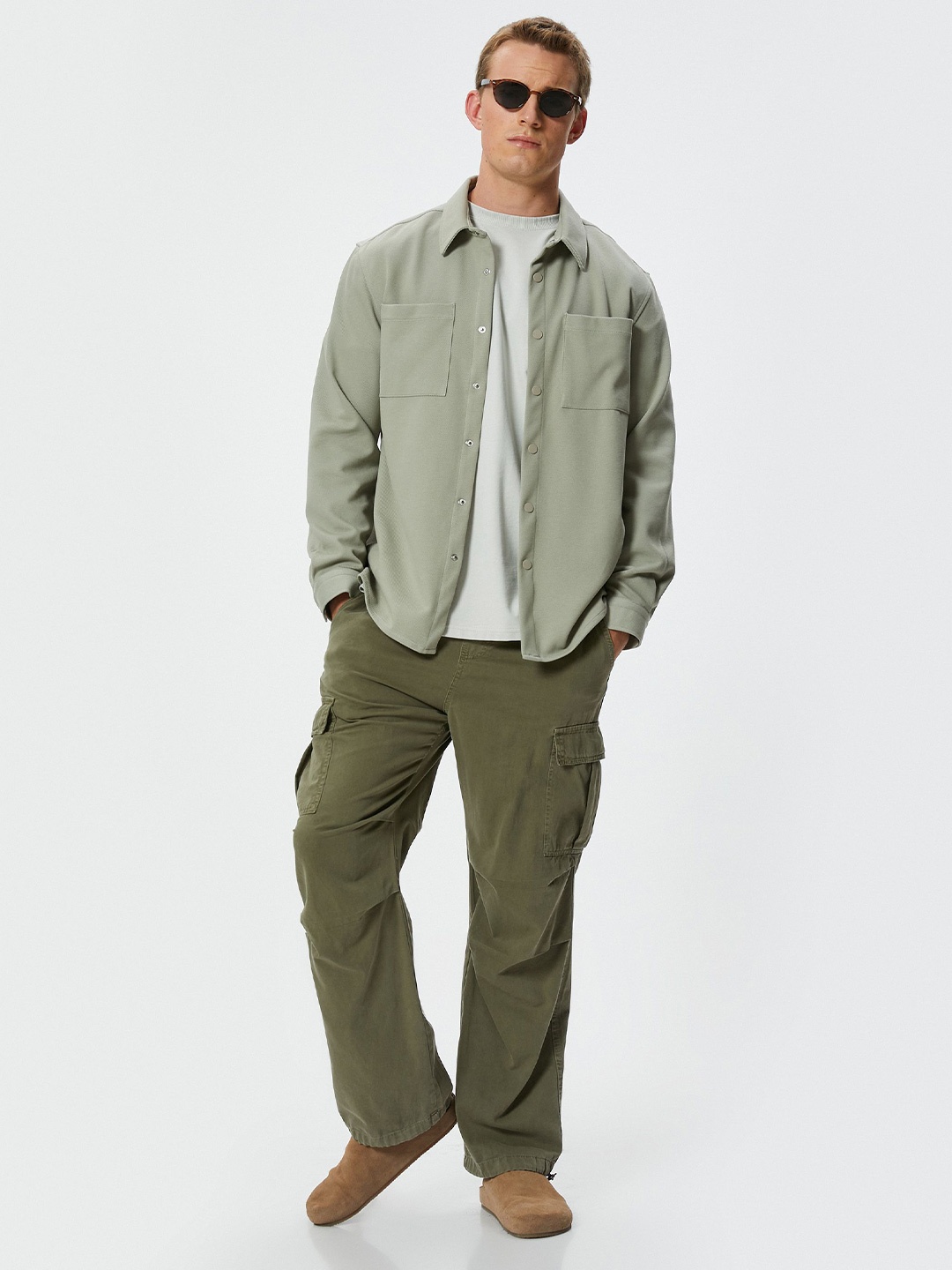 

Koton Men Slim Fit Opaque Spread Collar Casual Shirt, Green