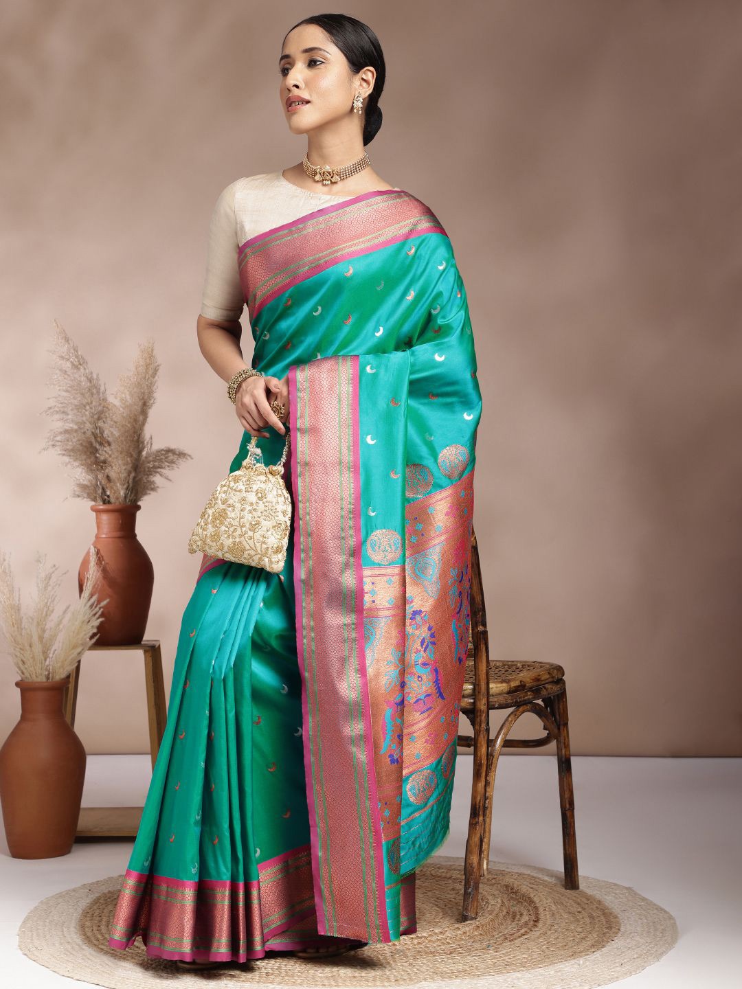 

JUST FASHION Woven Design Zari Paithani Saree, Turquoise blue