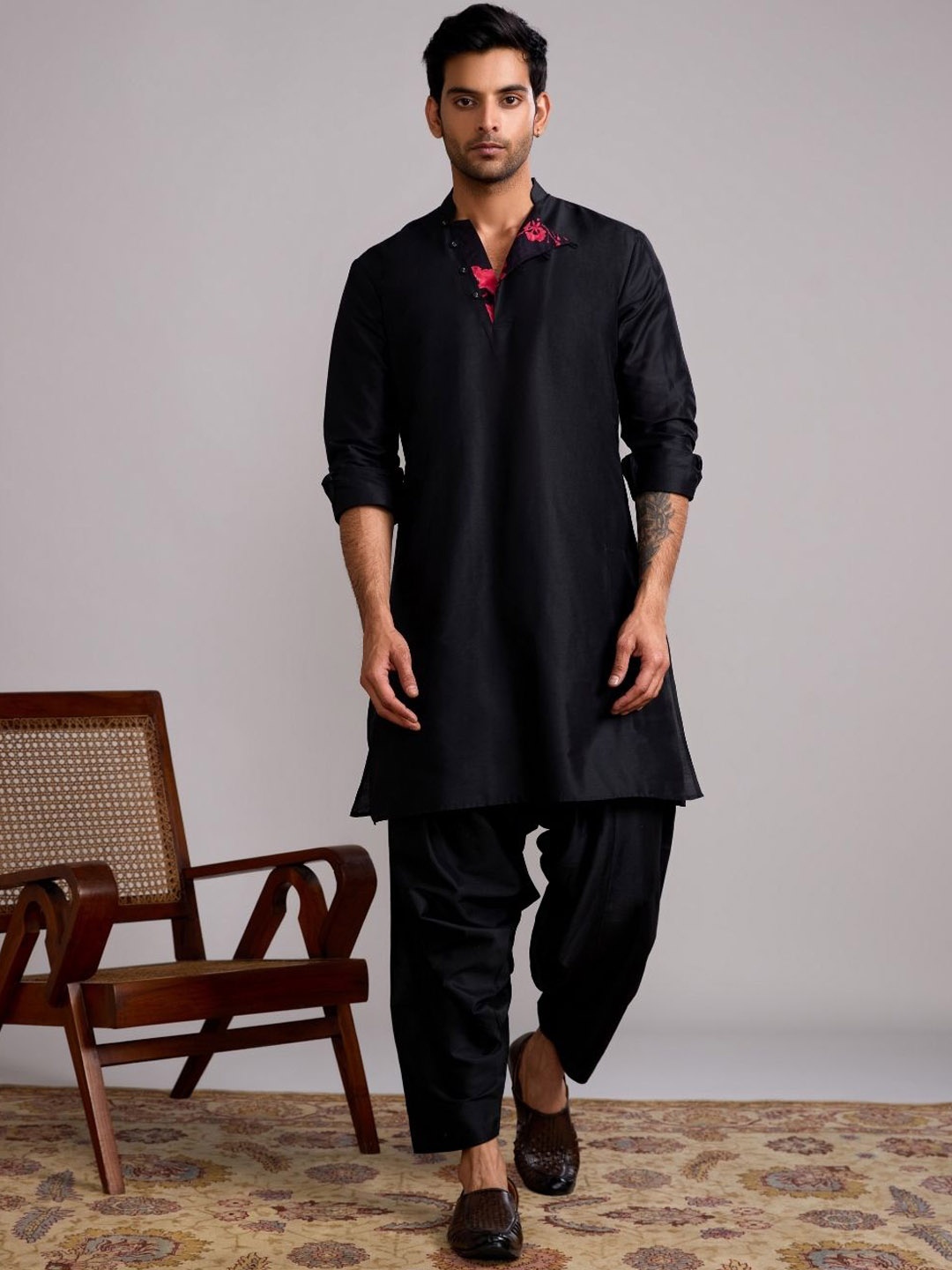 

Abhishti Mandarin Collar Long Sleeves Above Knee Straight Kurta with Salwar, Black