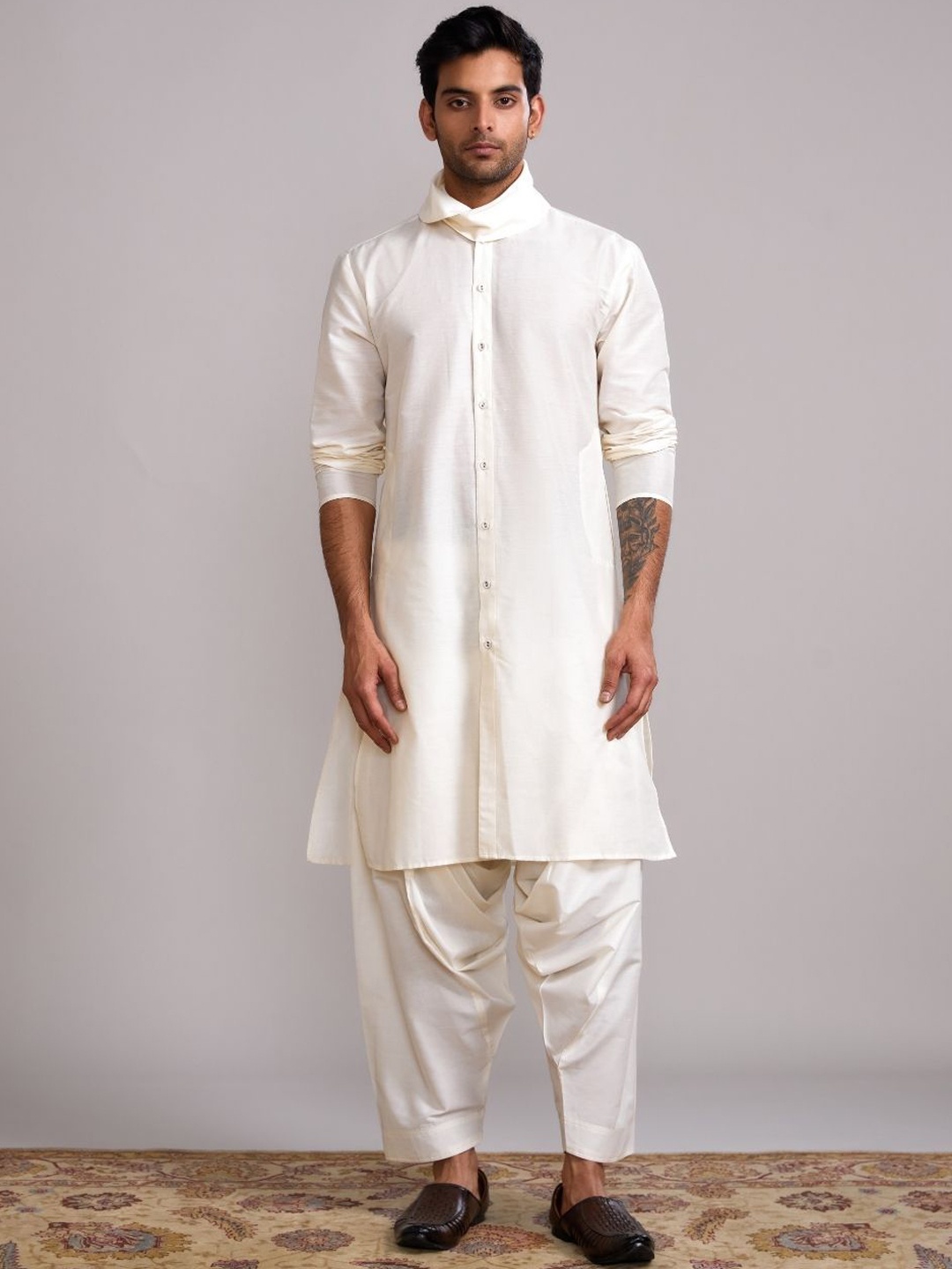 

Abhishti Cowl Neck Long Sleeves Cotton Silk Straight Kurta, Cream