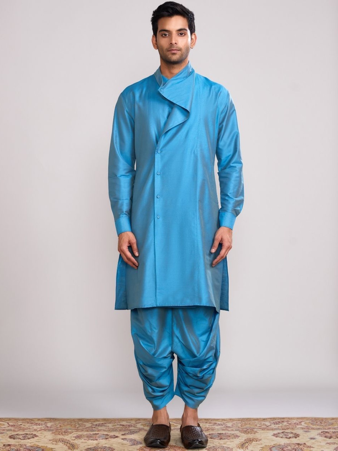 

Abhishti Draped Neck Long Slleves Knee Length Straight Kurta with Salwar, Blue