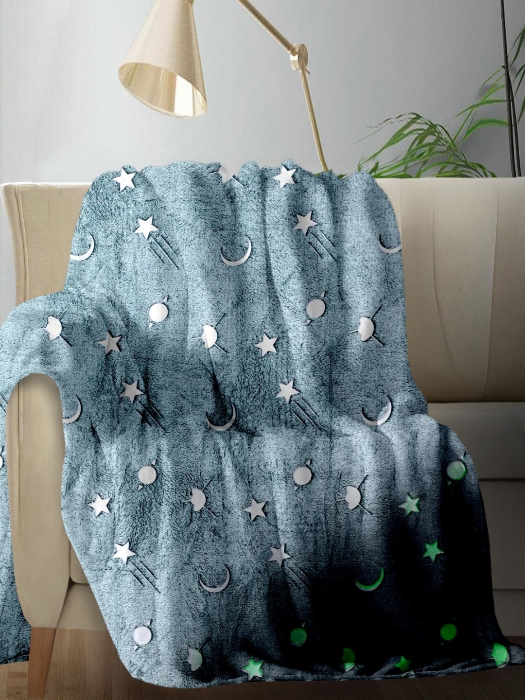 

Aura Blue & White Abstract Fleece AC Room Single Bed Blanket