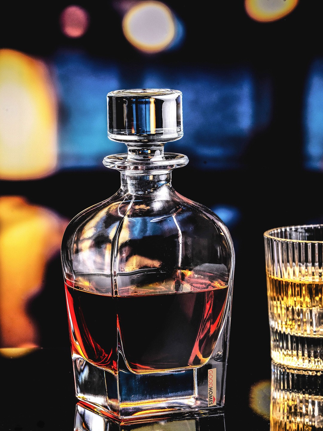 

GOODHOMES Transparent Glass Decanter With Lid 720 ml