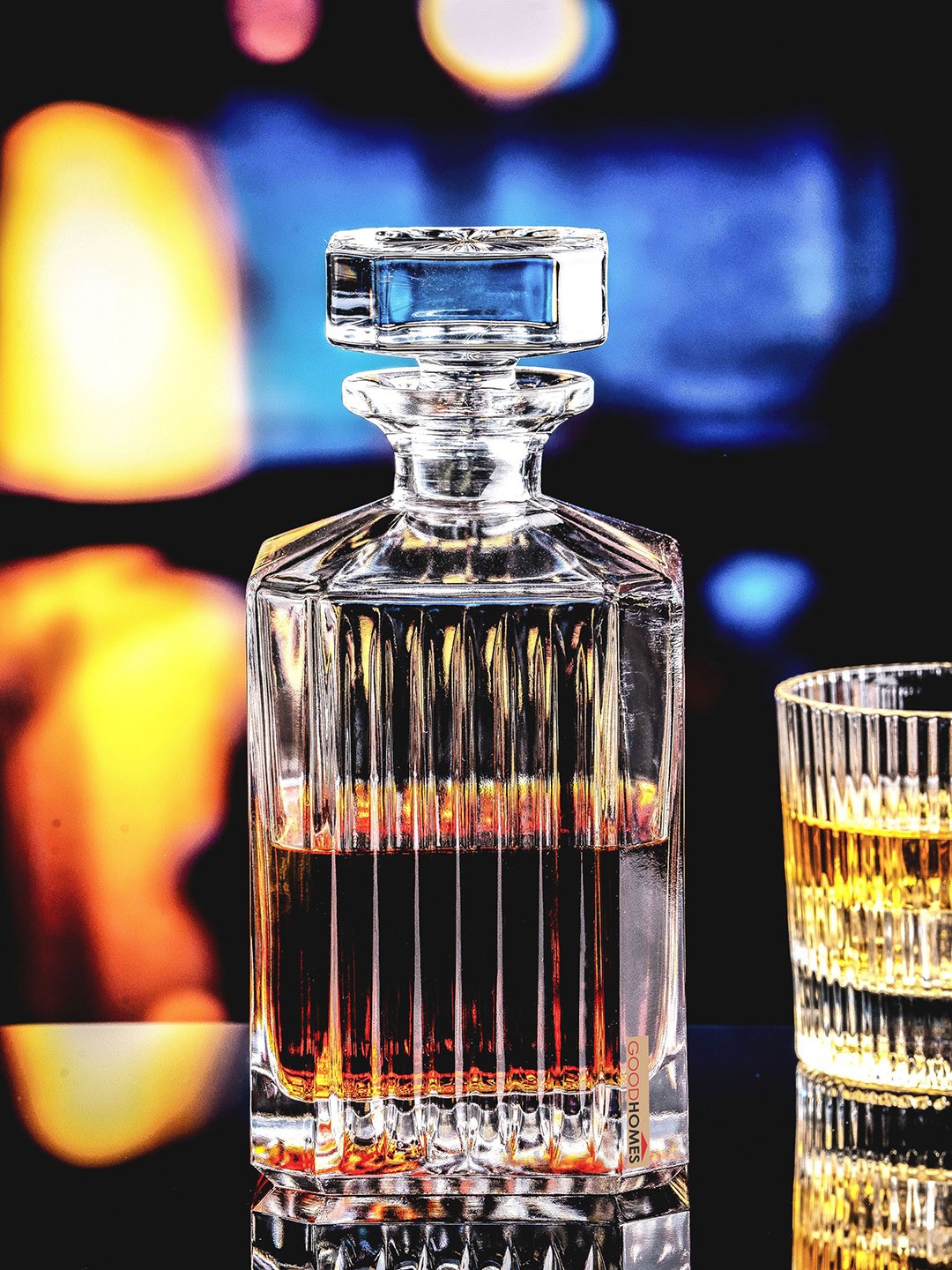 

GOODHOMES Transparent Textured Glass Dishwasher Safe Decanter With Lid 870 ml