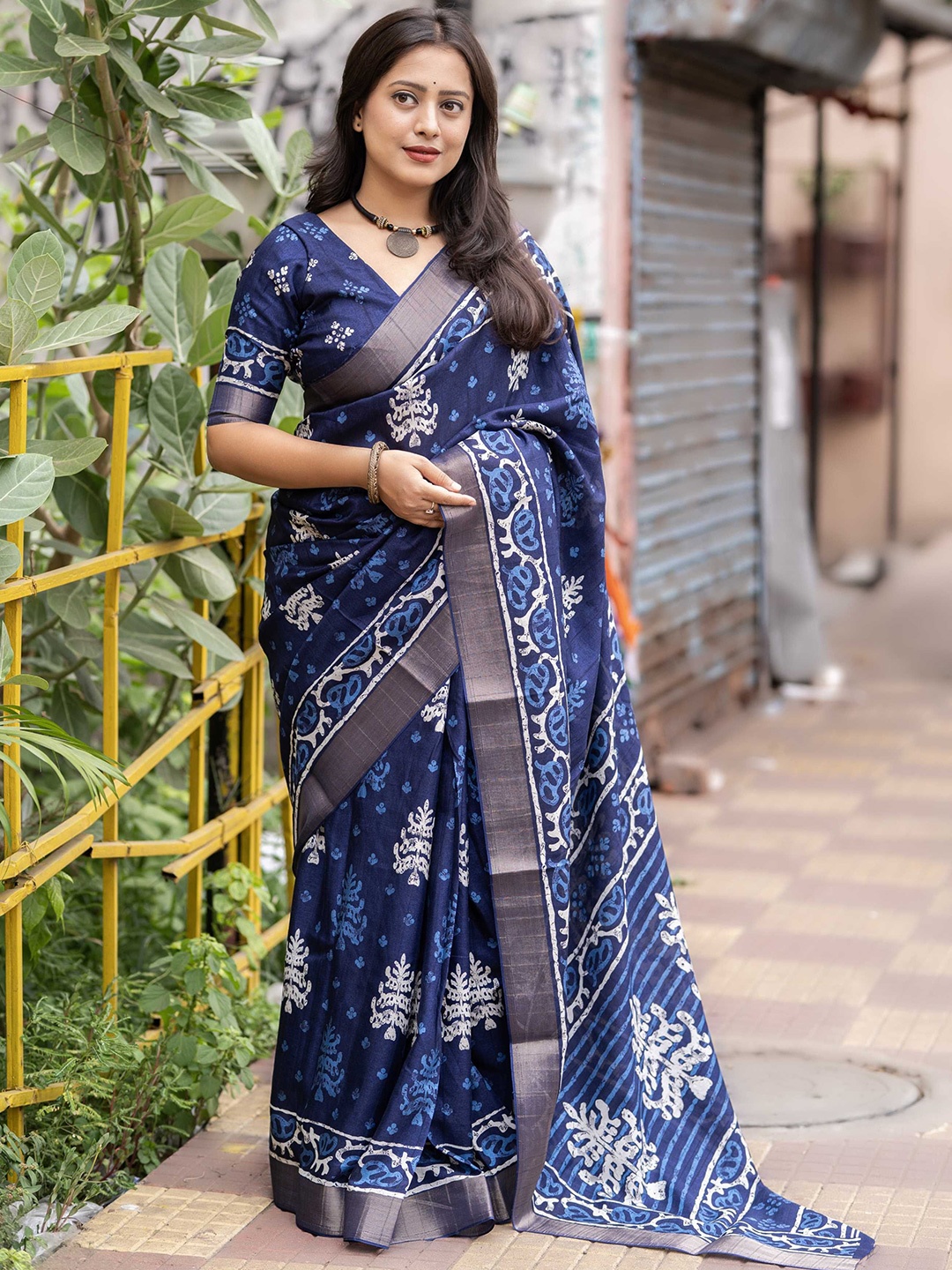 

Mitera Batik Zari Saree, Blue