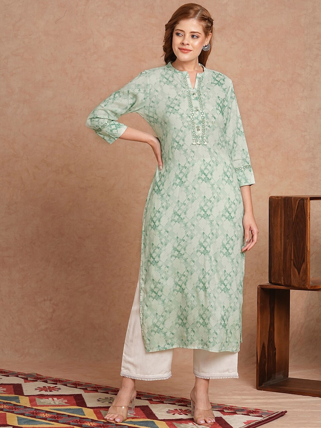 

INDYES Geometric Yoke Design Three-Quarter Sleeves Mirror Work Kurta, Sea green