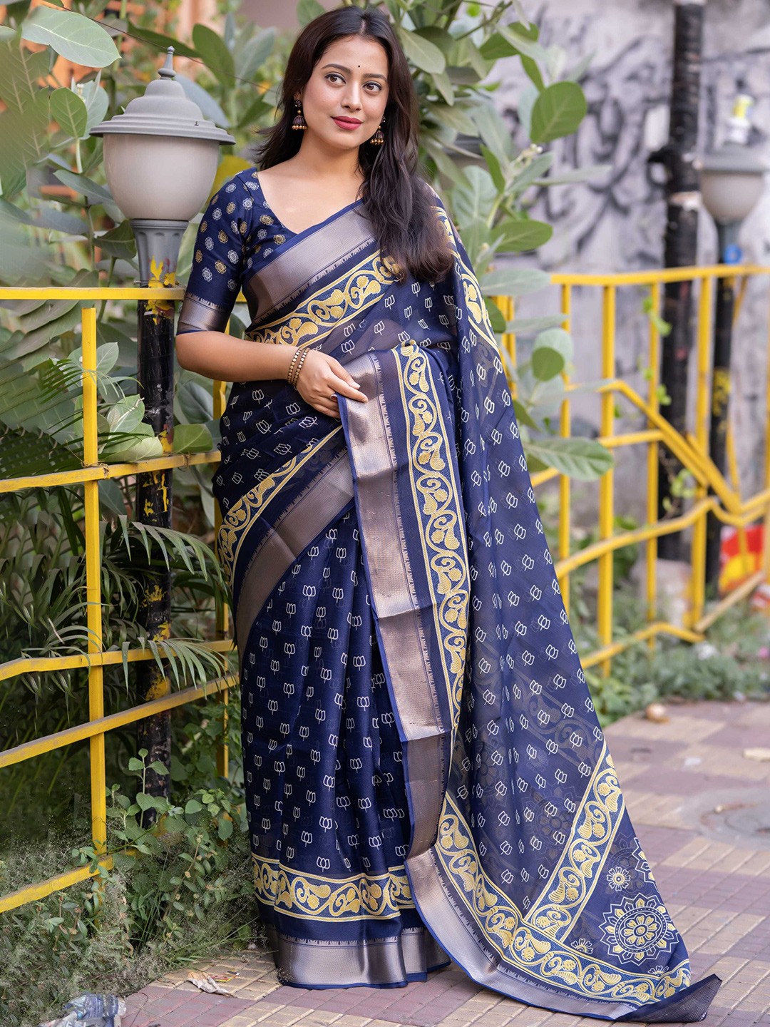 

Mitera Ethnic Motifs Zari Saree, Blue