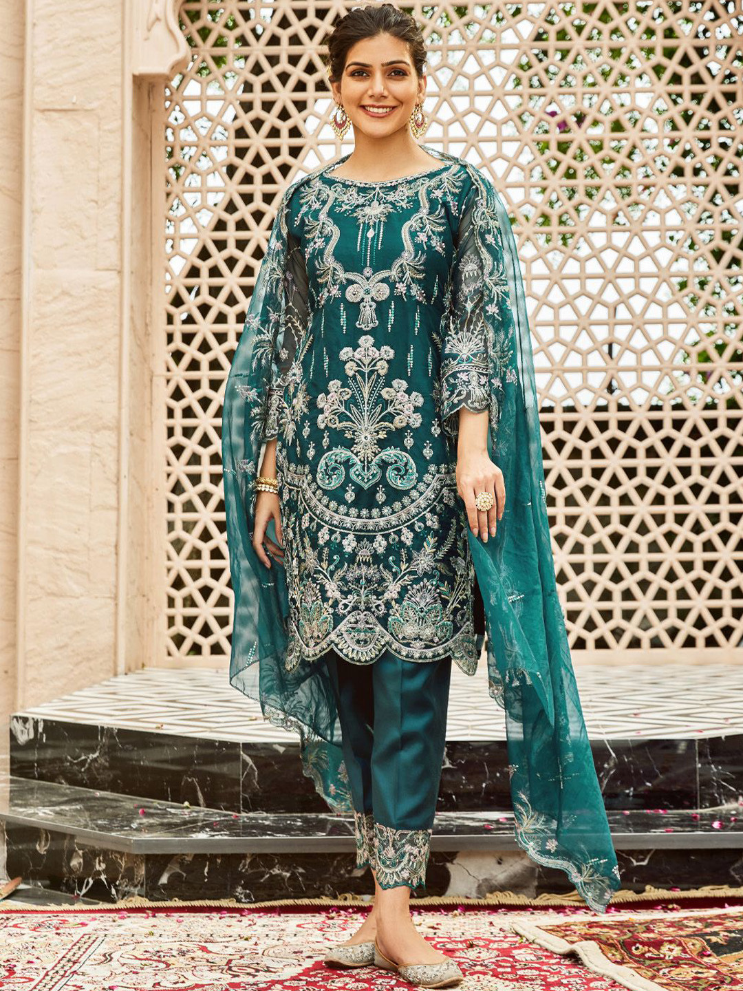 

WOMEN PLUS Women Floral Embroidered Regular Thread Work Kurta with Trousers & With Dupatta, Blue