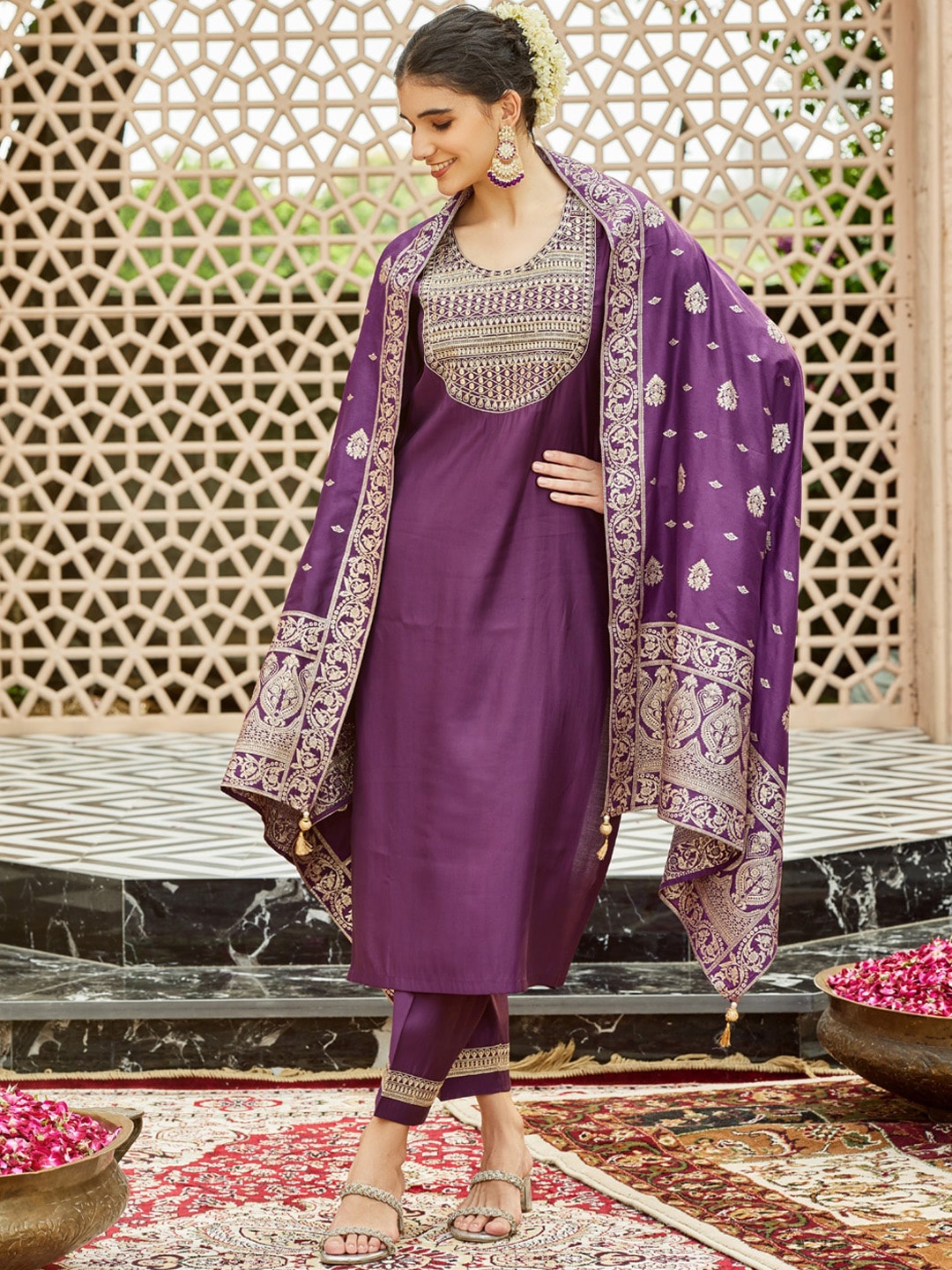 

WOMEN PLUS Women Floral Embroidered Regular Thread Work Kurta with Trousers & With Dupatta, Purple