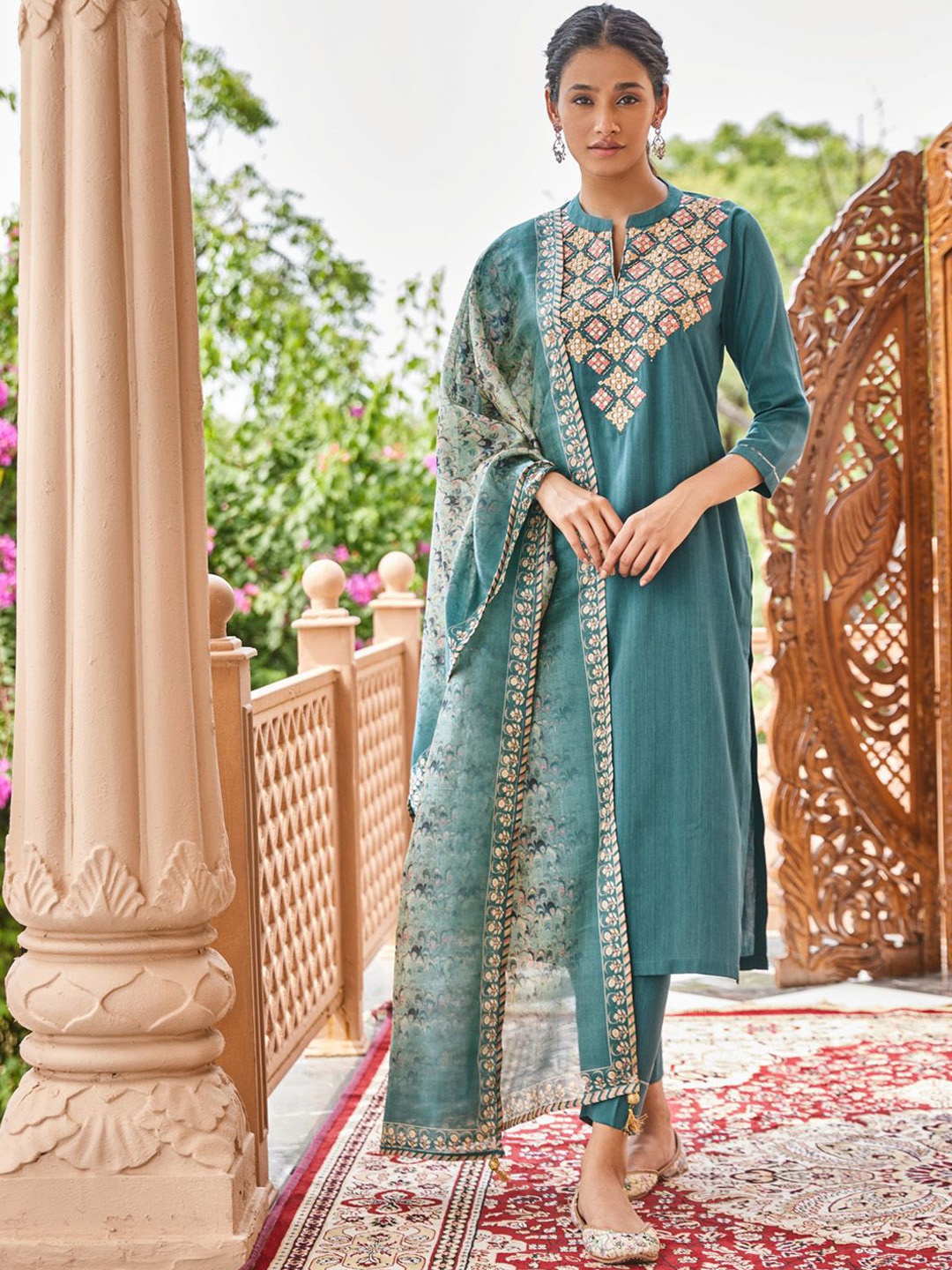 

WOMEN PLUS Women Embroidered Regular Thread Work Kurta with Trousers & With Dupatta, Blue