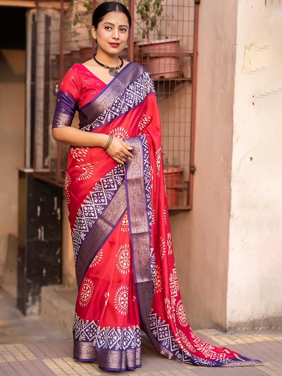 

Mitera Batik Zari Saree, Pink