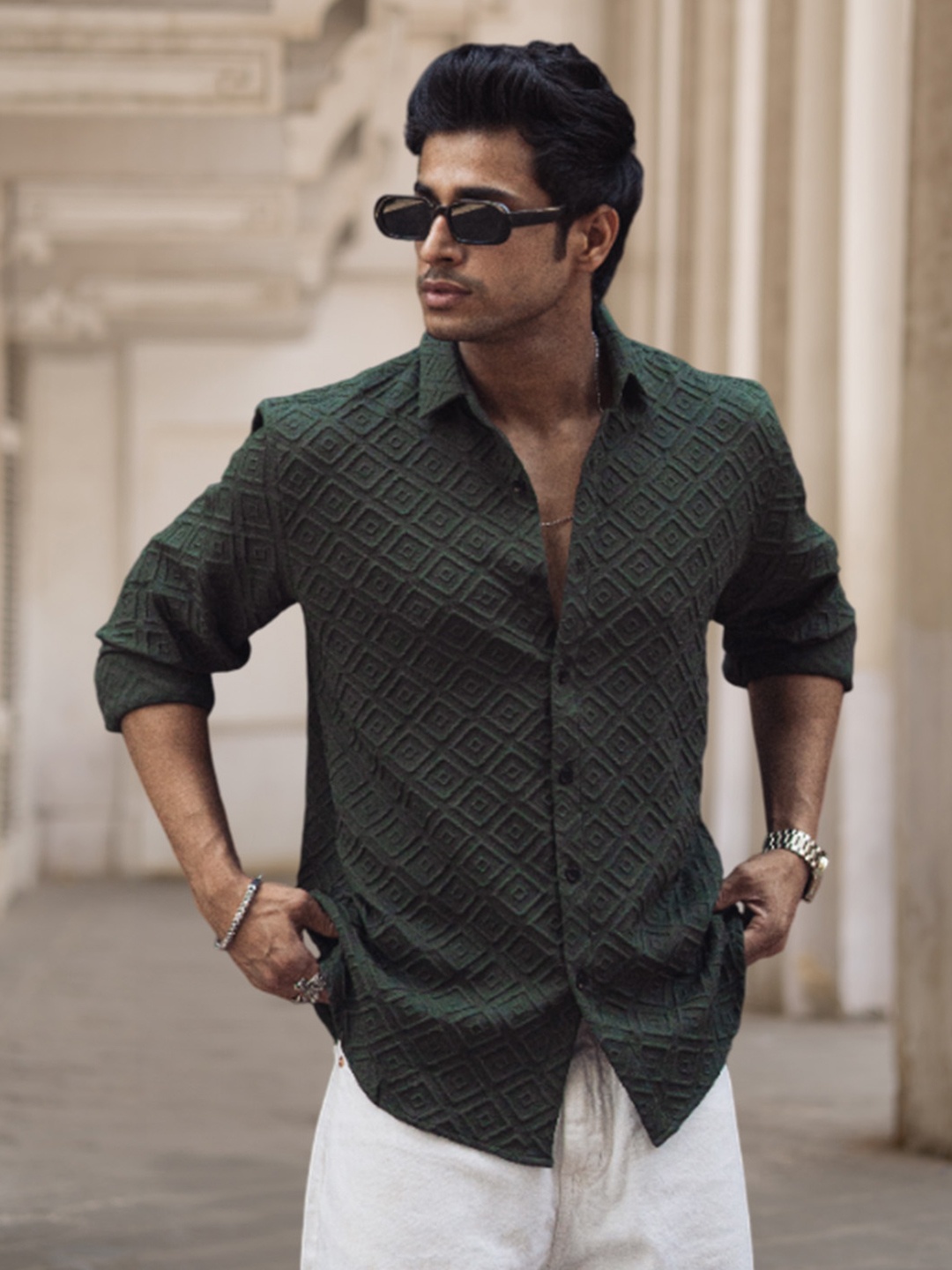 

Powerlook Men Solid Spread Collar Casual Shirt, Green