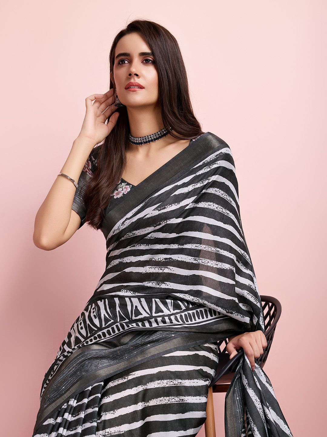 

Rekha Maniyar Leheriya Zari Saree, Charcoal