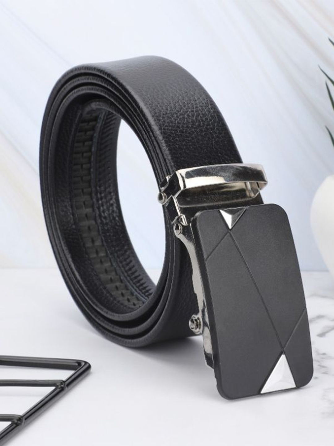 

The Roadster Lifestyle Co Men Textured Slider Buckle Closure Belt, Black