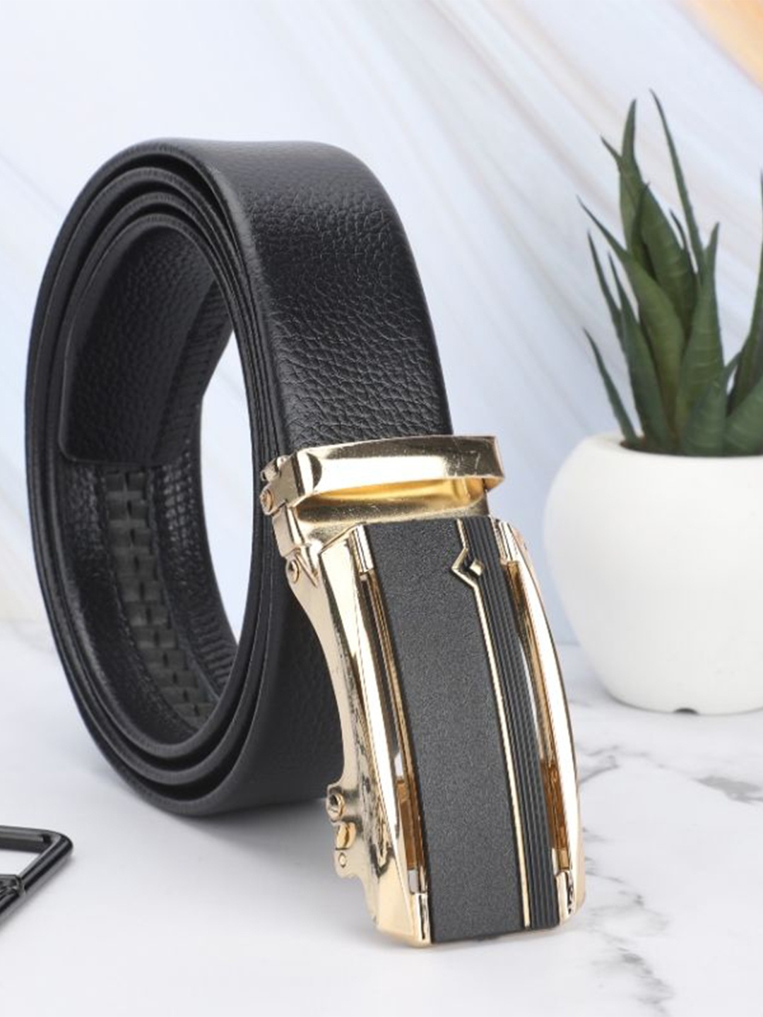 

The Roadster Lifestyle Co Men Solid Slider Buckle Closure Belt, Black