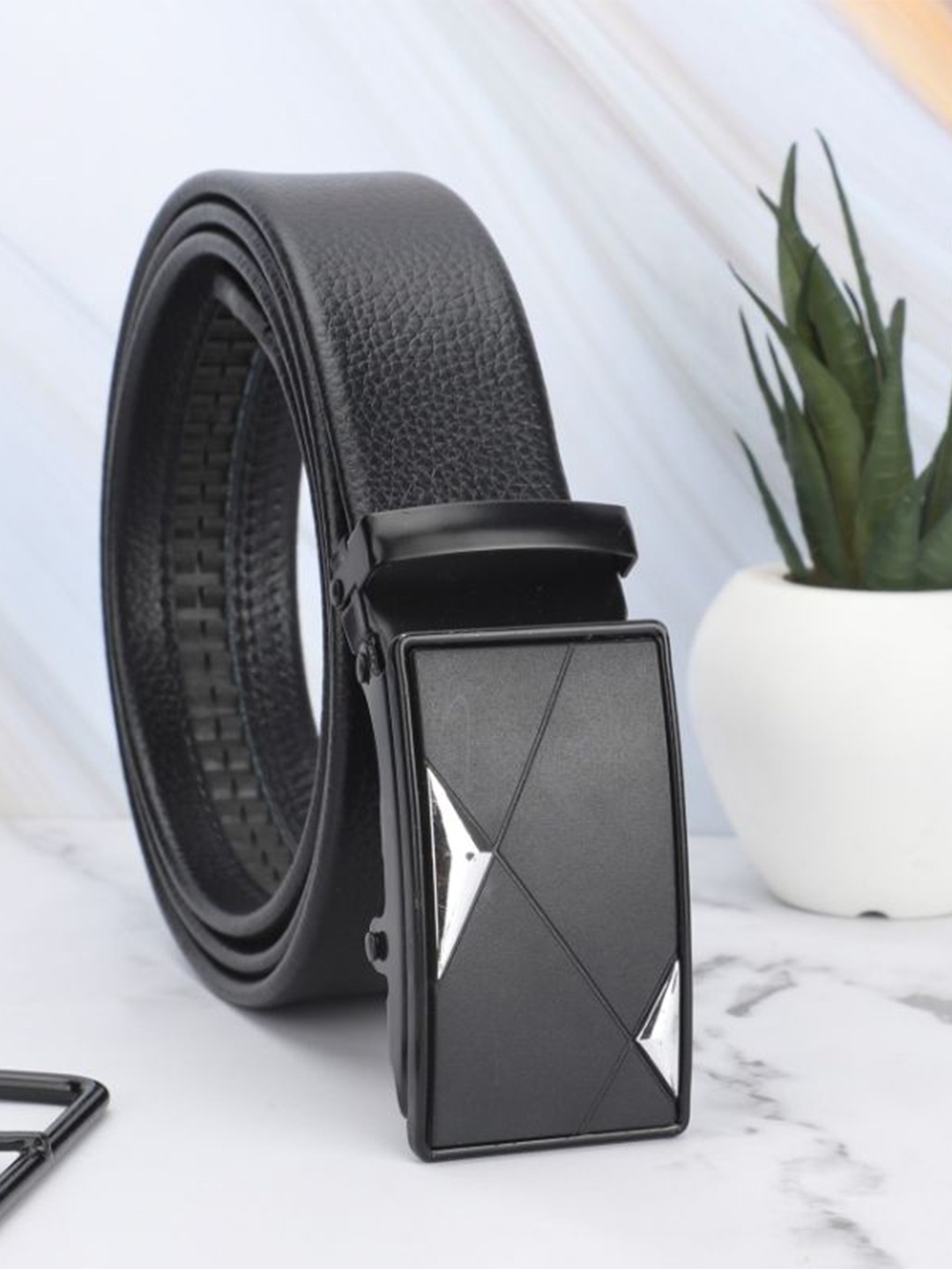 

The Roadster Lifestyle Co. Men Textured Slider Buckle Closure Belt, Black