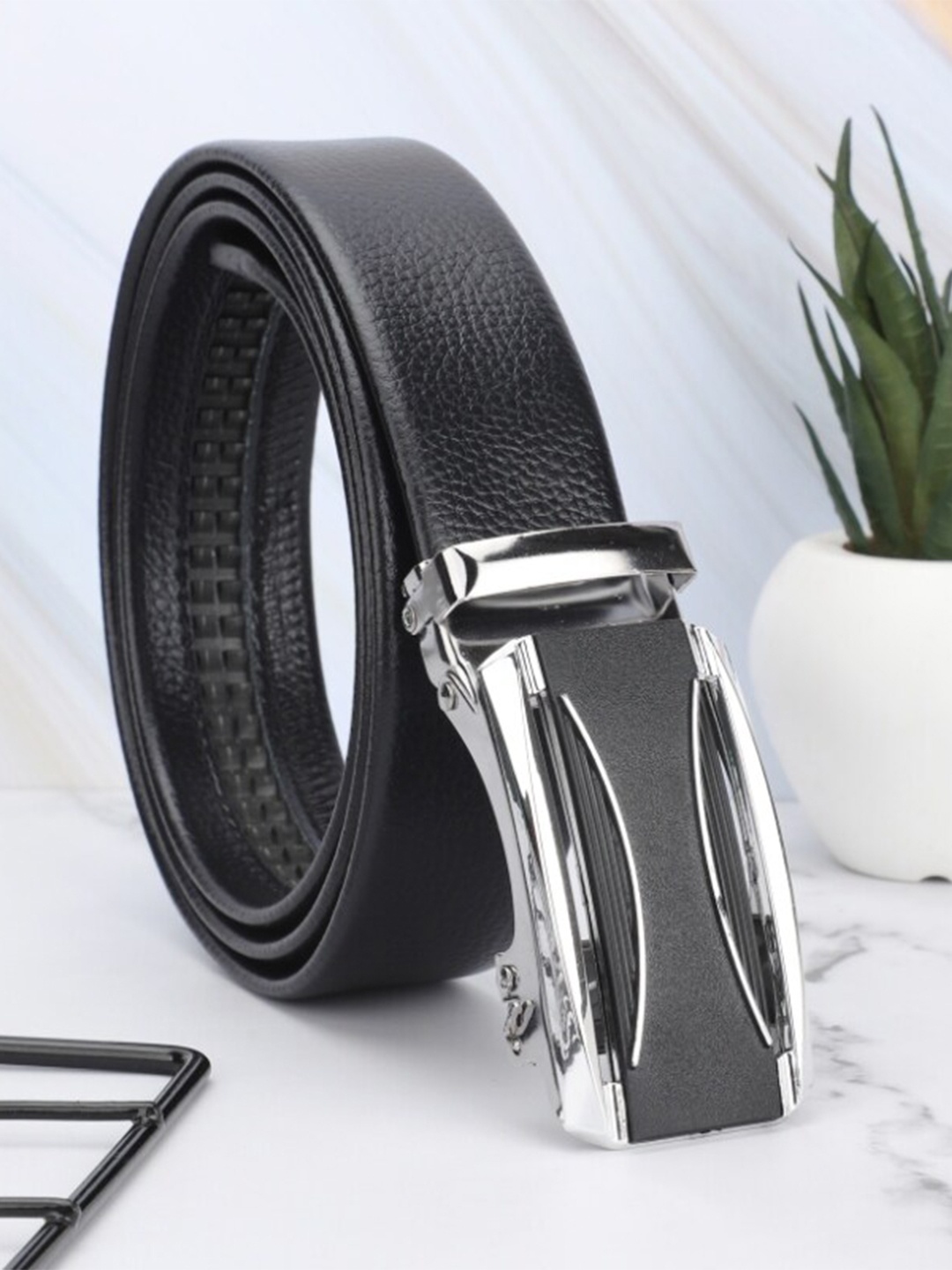 

The Roadster Lifestyle Co. Men Textured Slider Buckle Closure Formal Belt, Black