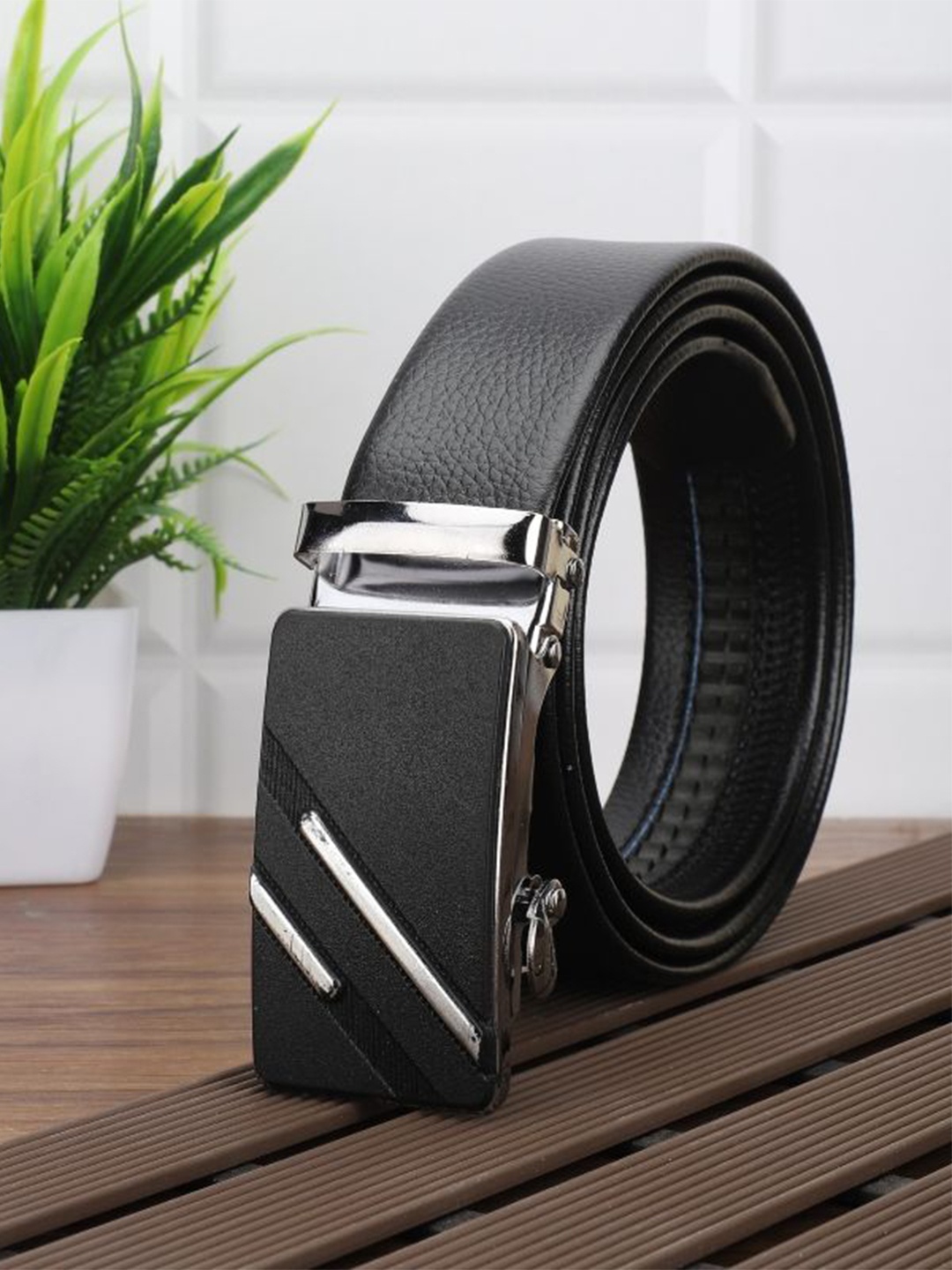 

The Roadster Lifestyle Co Men Textured Slider Buckle Closure Belt, Black