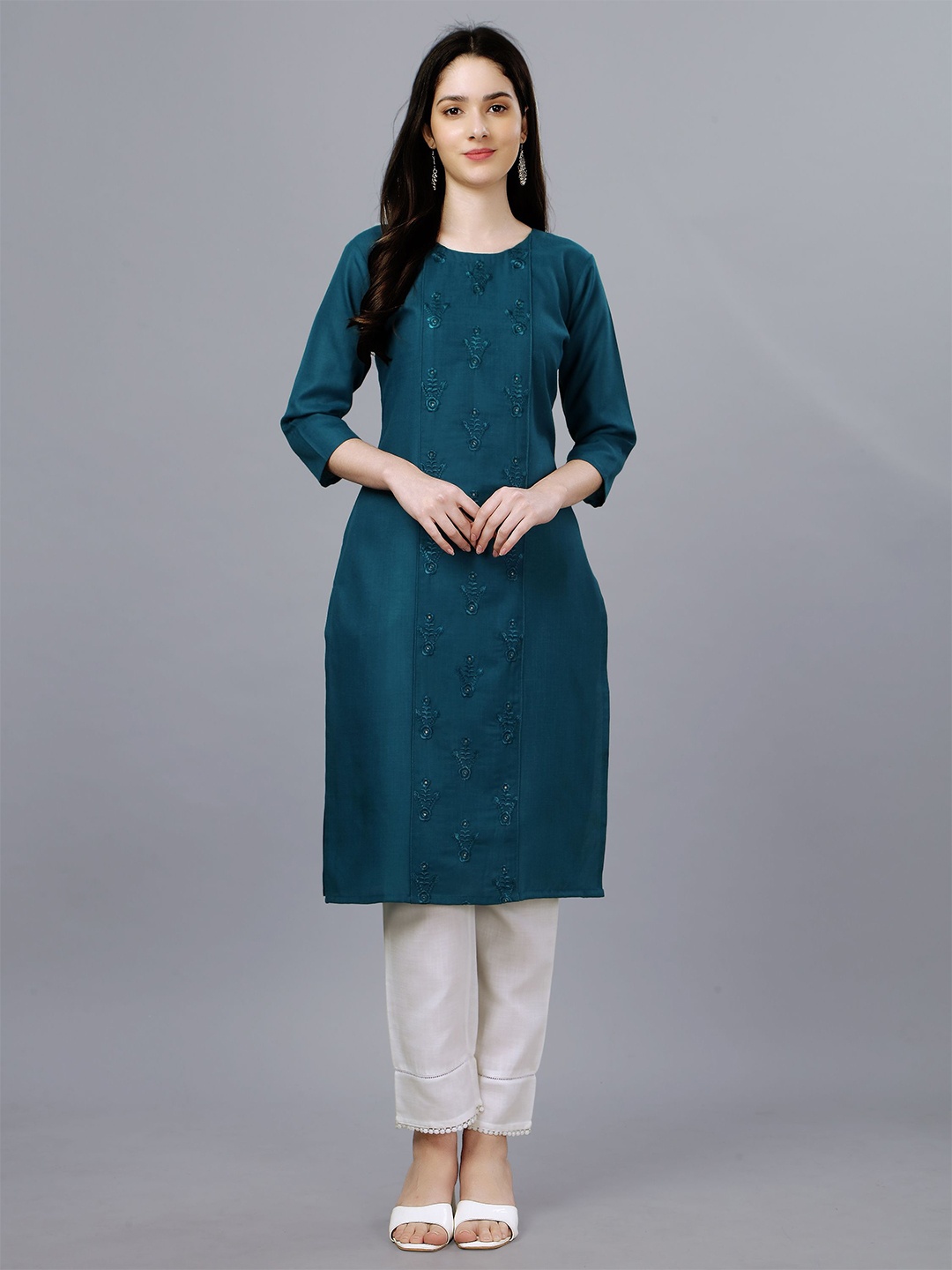 

Rujave Floral Embroidered Straight Kurta, Blue