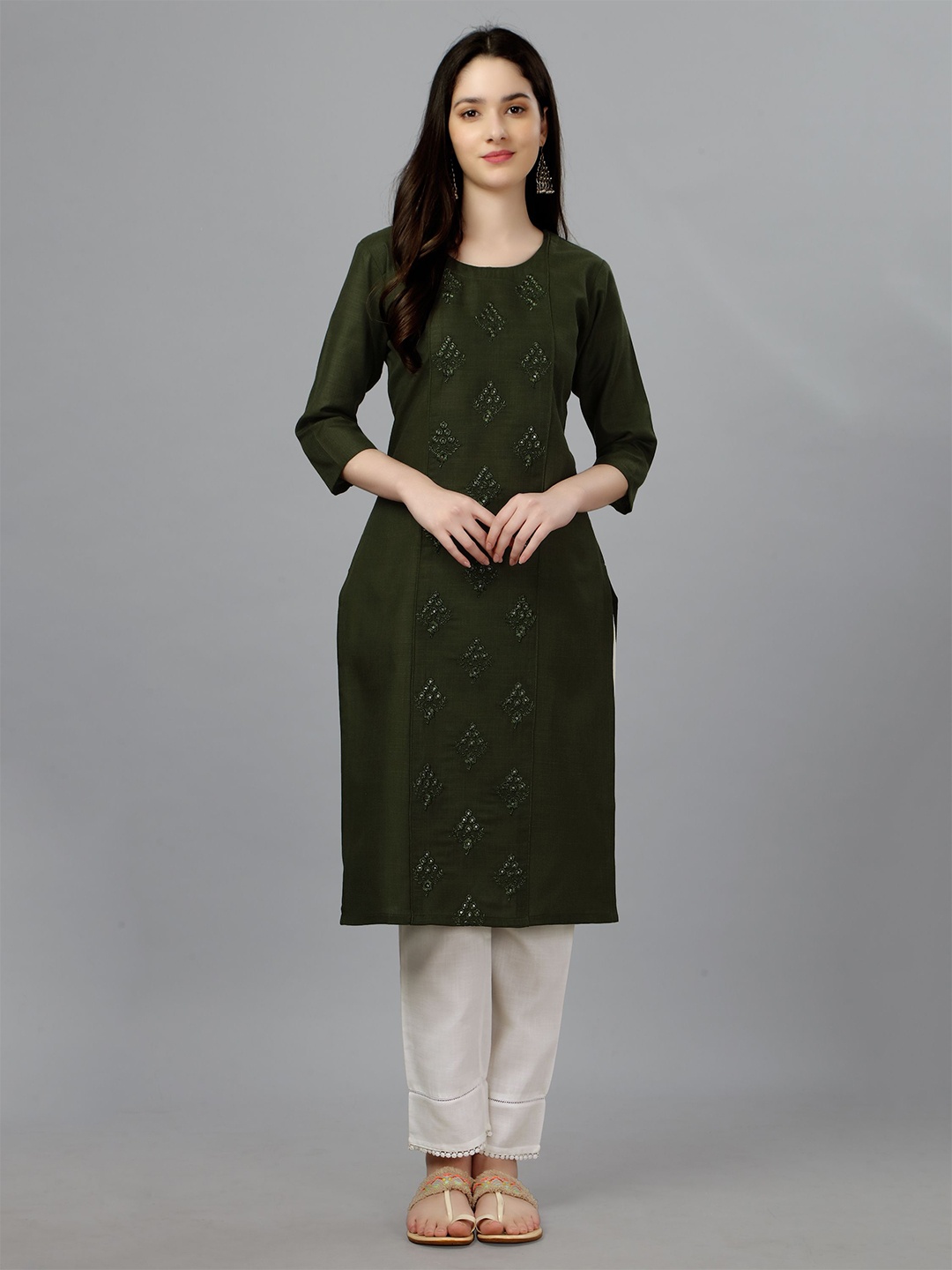

Rujave Floral Embroidered Straight Kurta, Green
