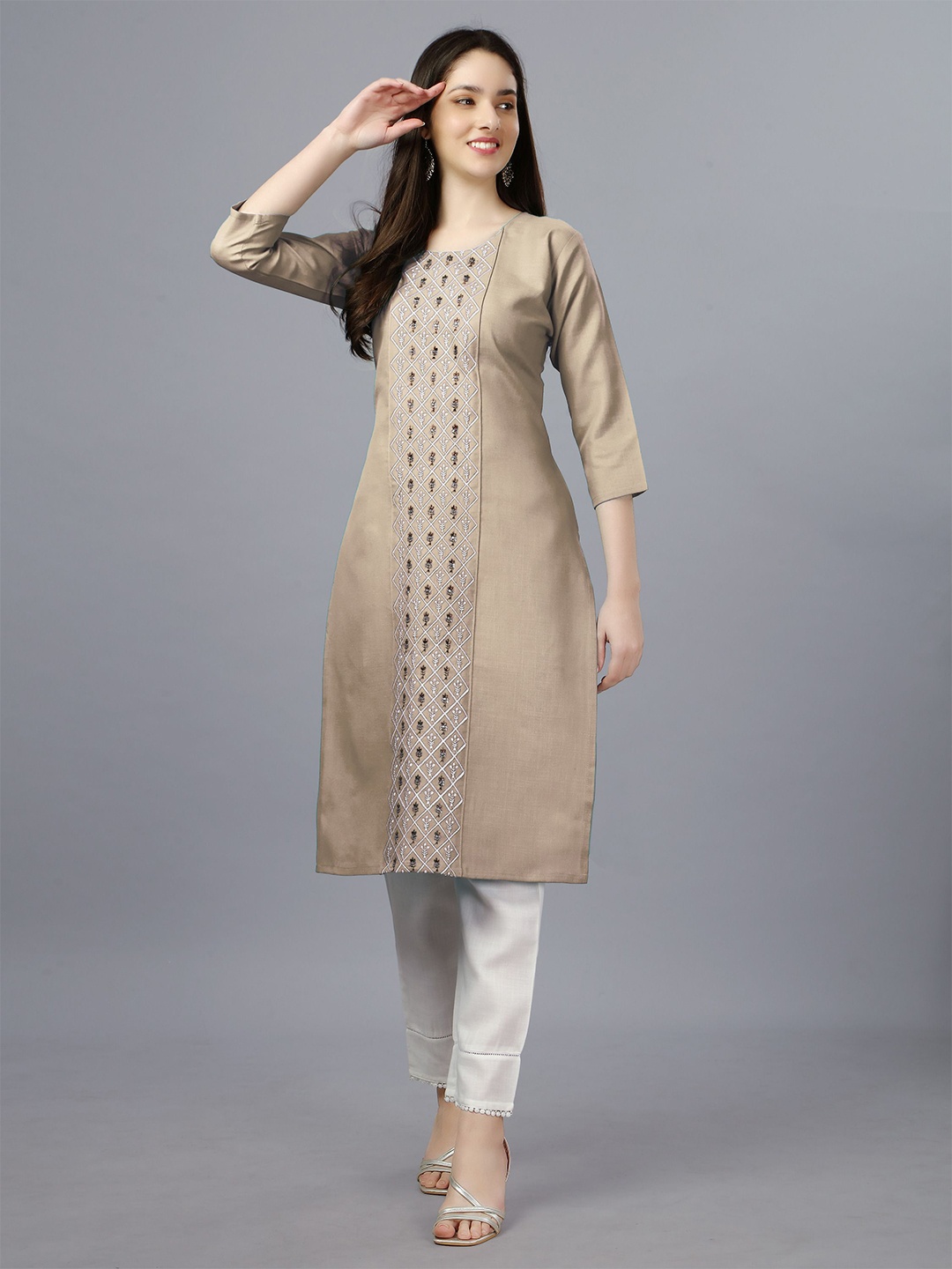 

Rujave Floral Embroidered Round Neck Three-Quarter Sleeves Thread Work Kurta, Brown