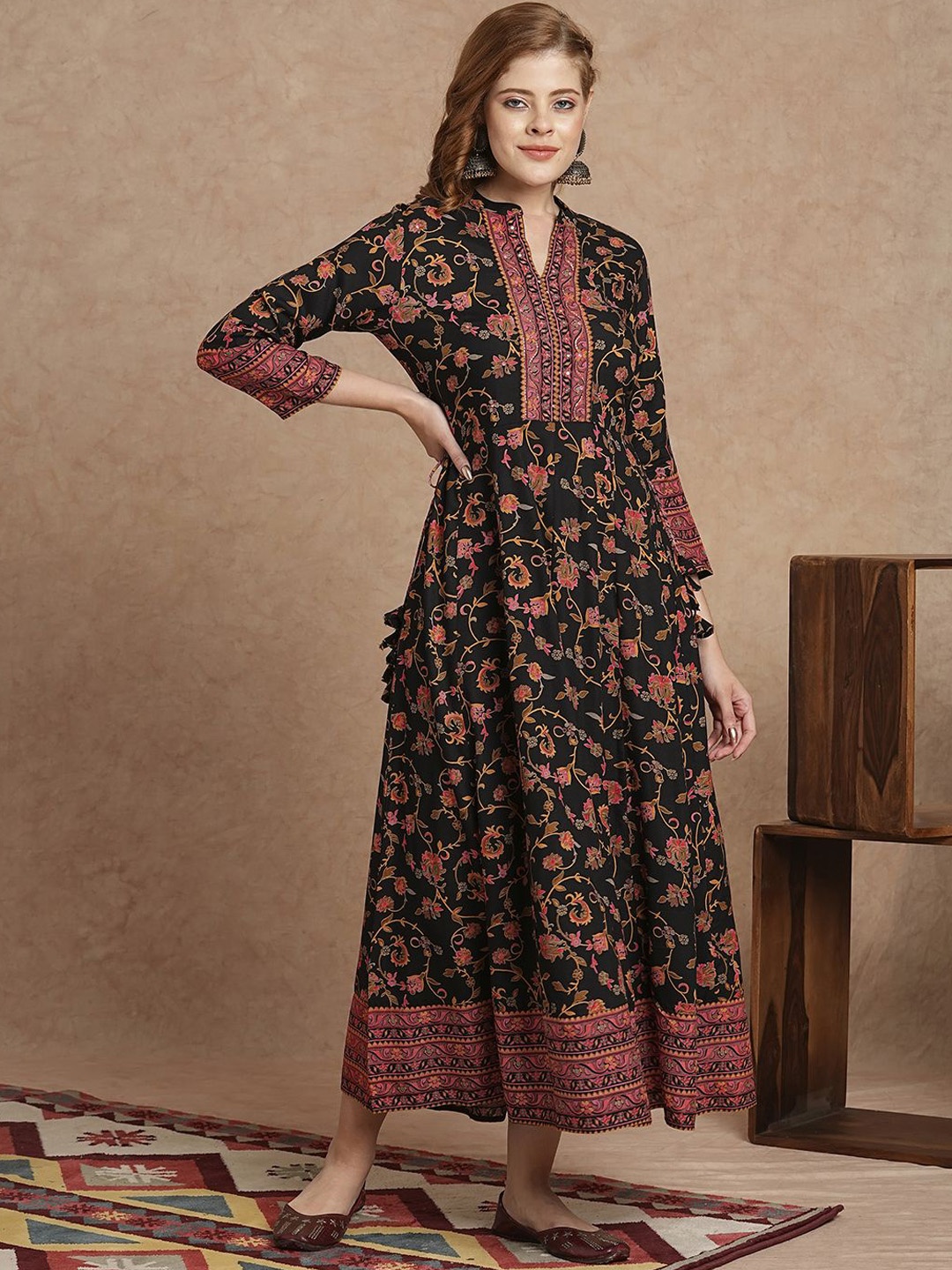 

INDYES Floral Printed Mandarin Collar Sequins Anarkali Kurta, Black