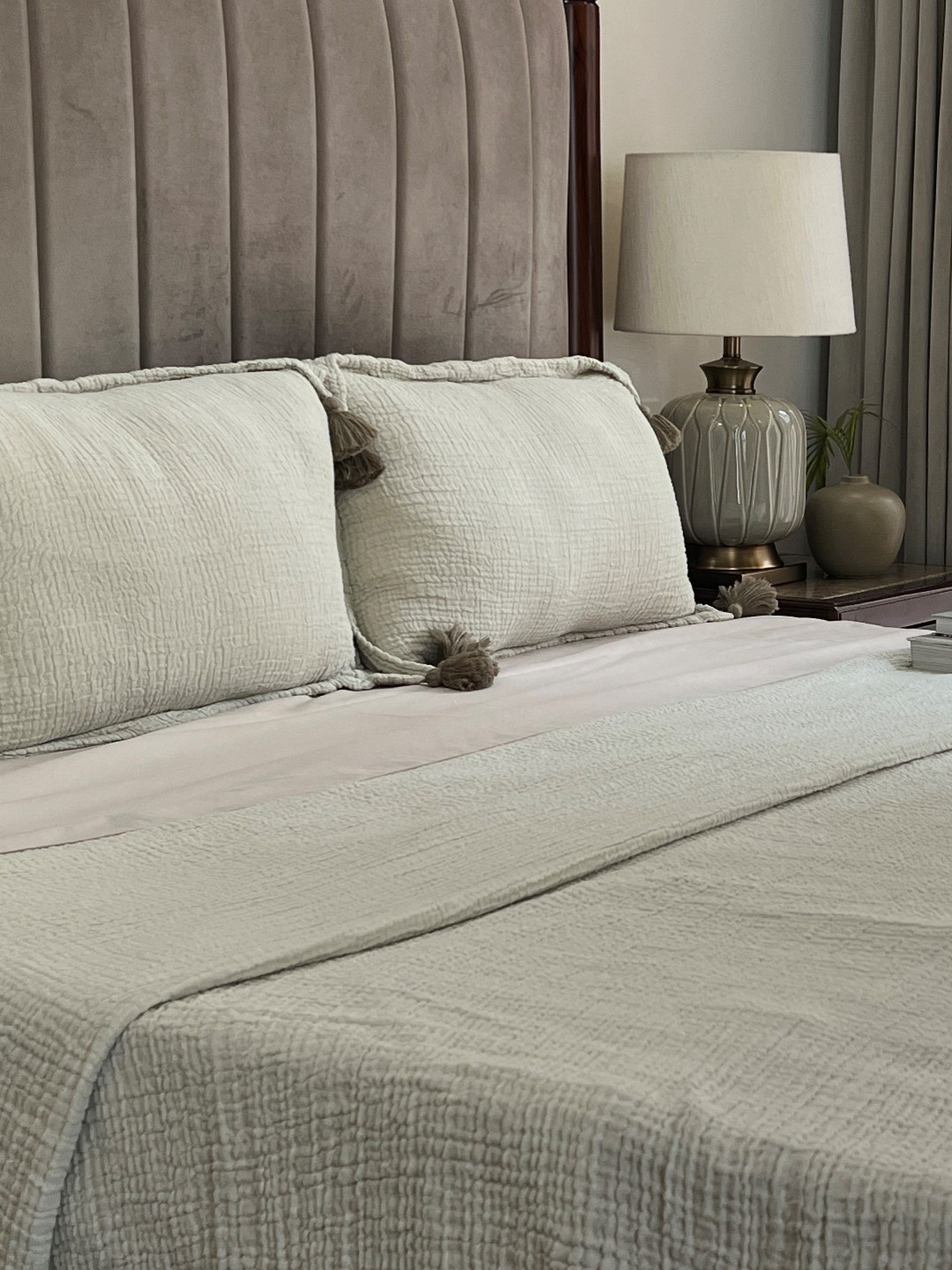 

Sadyaska Green Textured 180-249 TC Double King Bed Cover With 2 Pillow Covers