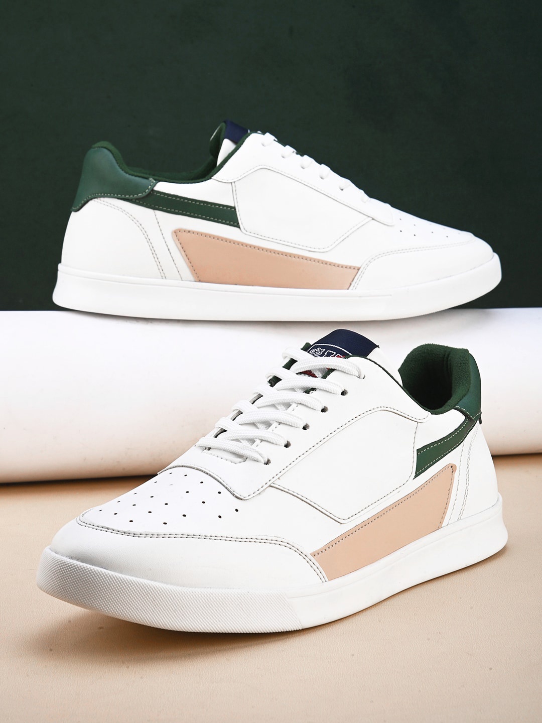 

Mast & Harbour Men Cream-Coloured Round Toe Sneakers