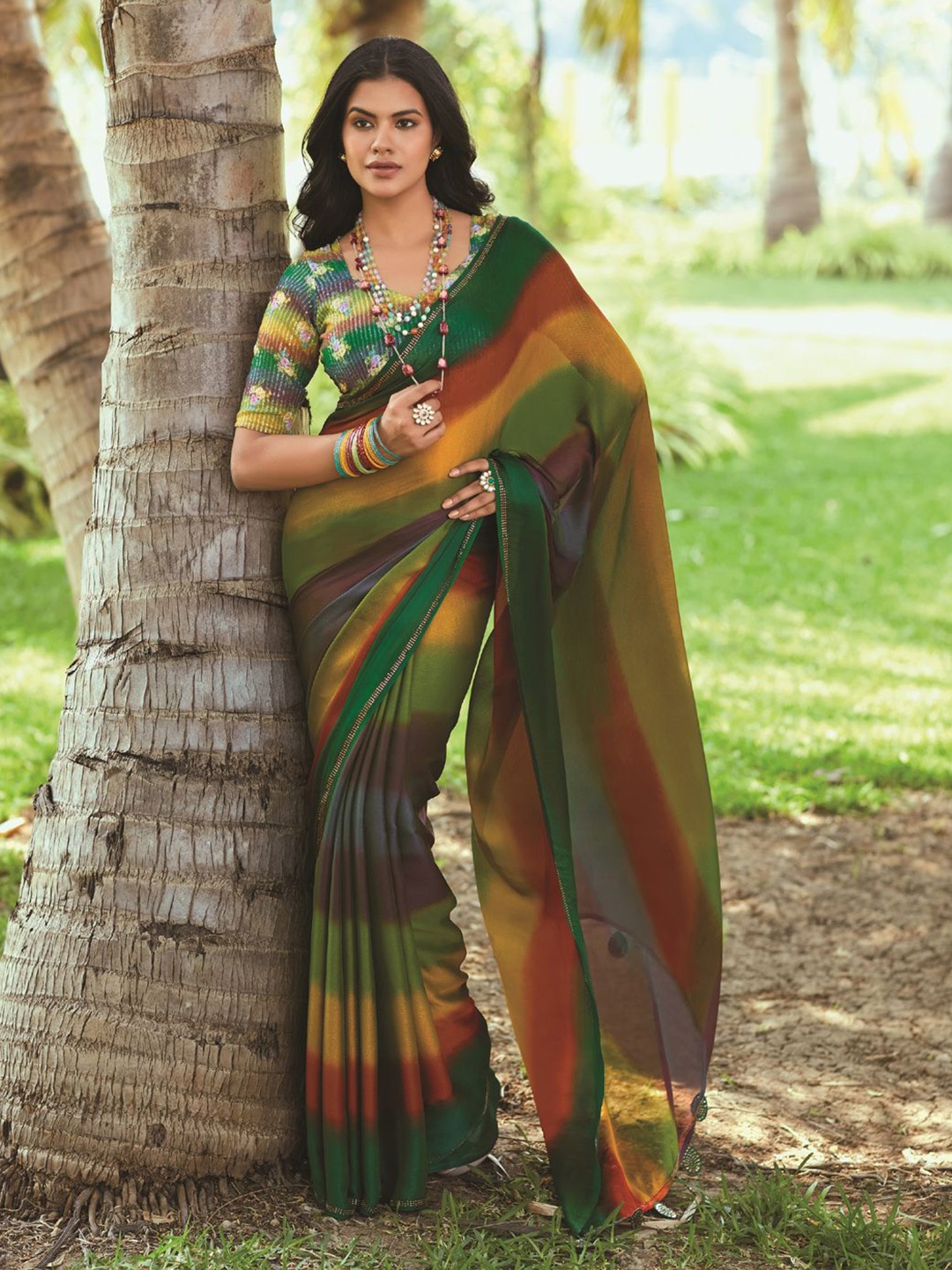 

Mitera Colourblocked Saree, Green