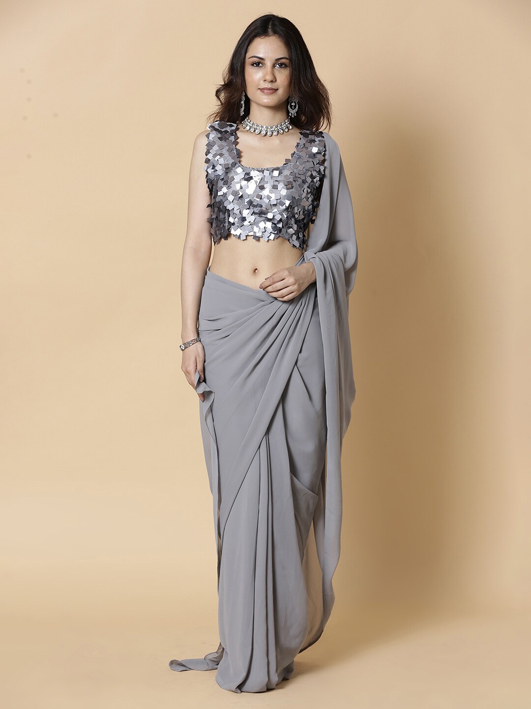 

Vervee Couture Pure Georgette Saree, Grey