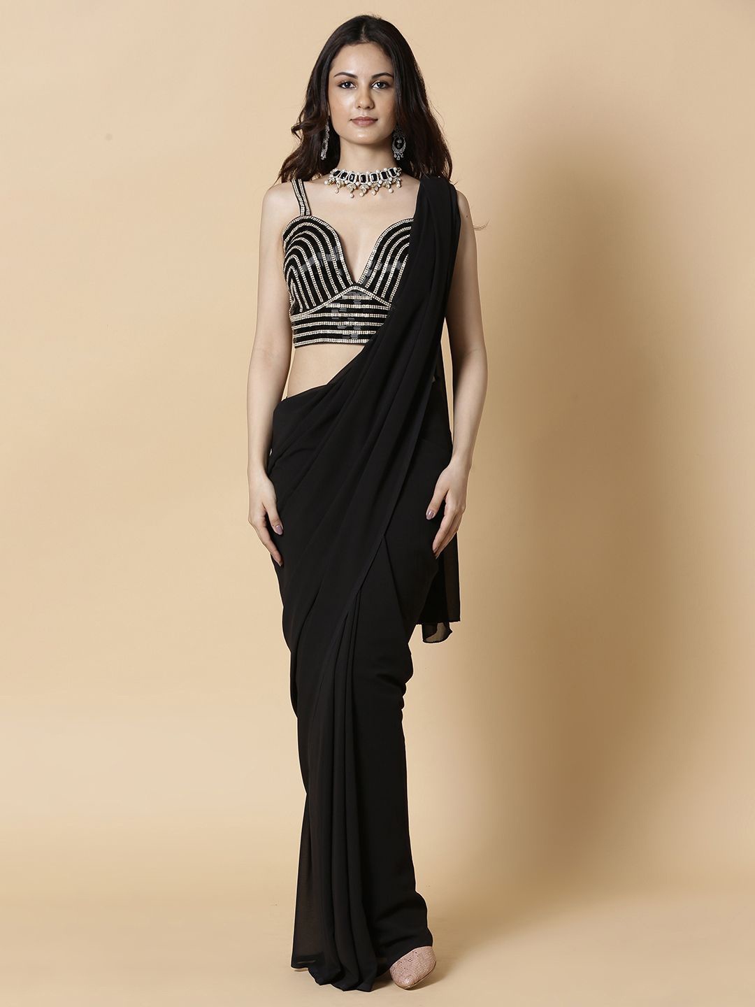 

Vervee Couture Pure Georgette Saree, Black