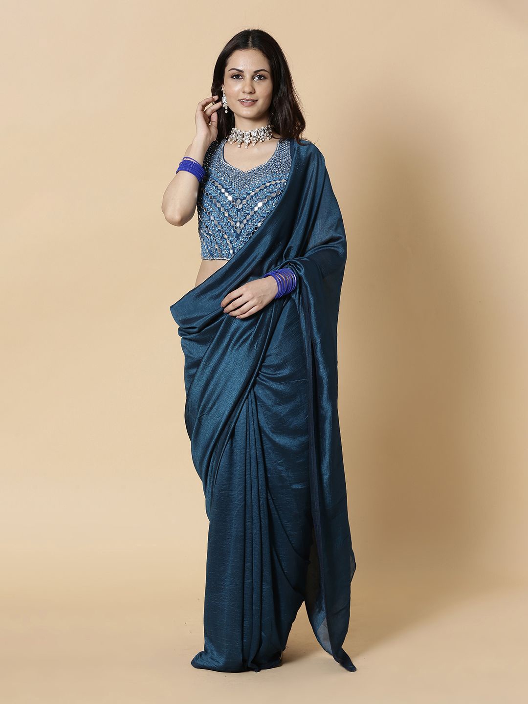 

Vervee Couture Pure Georgette Saree, Blue