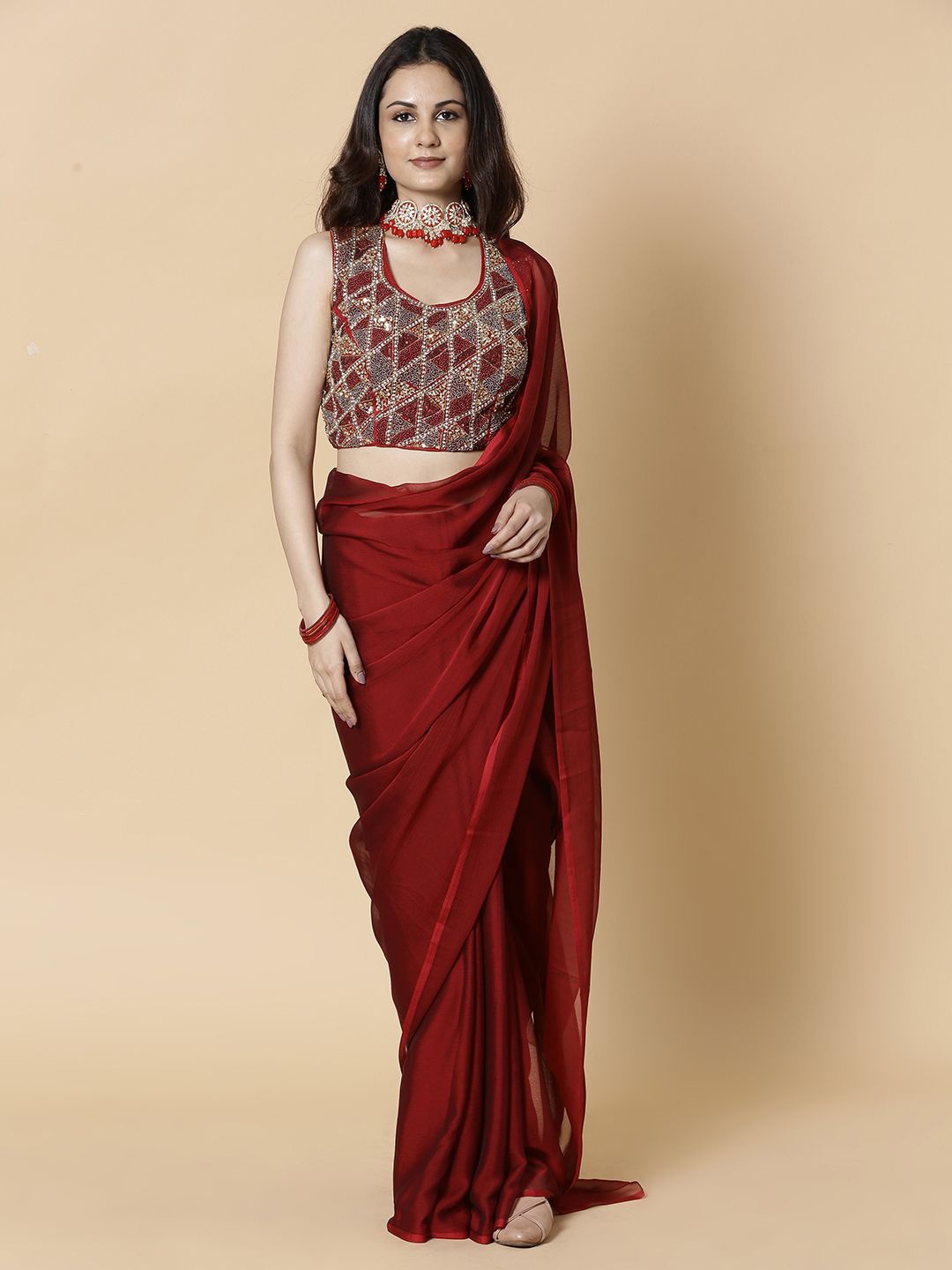 

Vervee Couture Pure Georgette Saree, Red