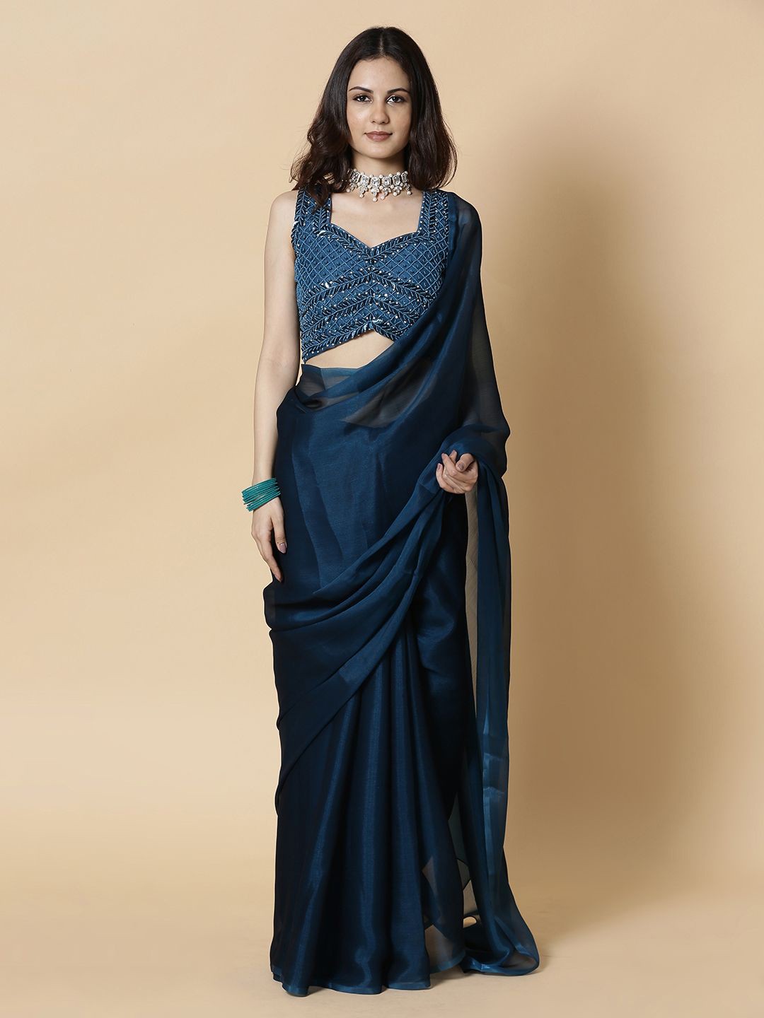 

Vervee Couture Pure Georgette Saree, Blue