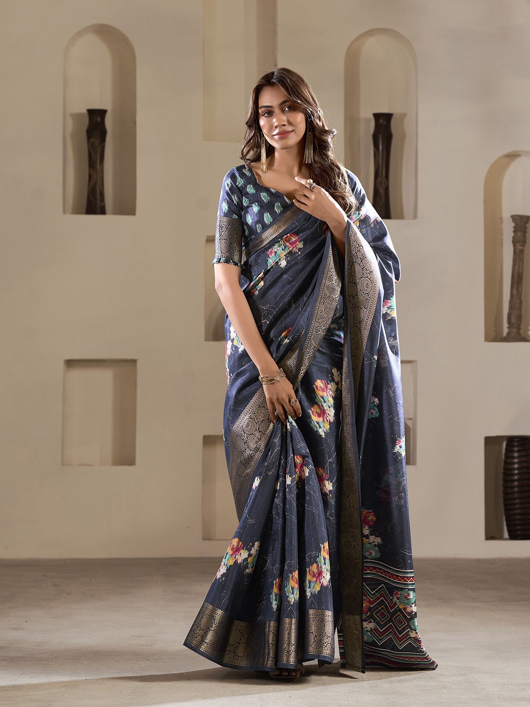 

elora Zari Woven Design Saree, Blue