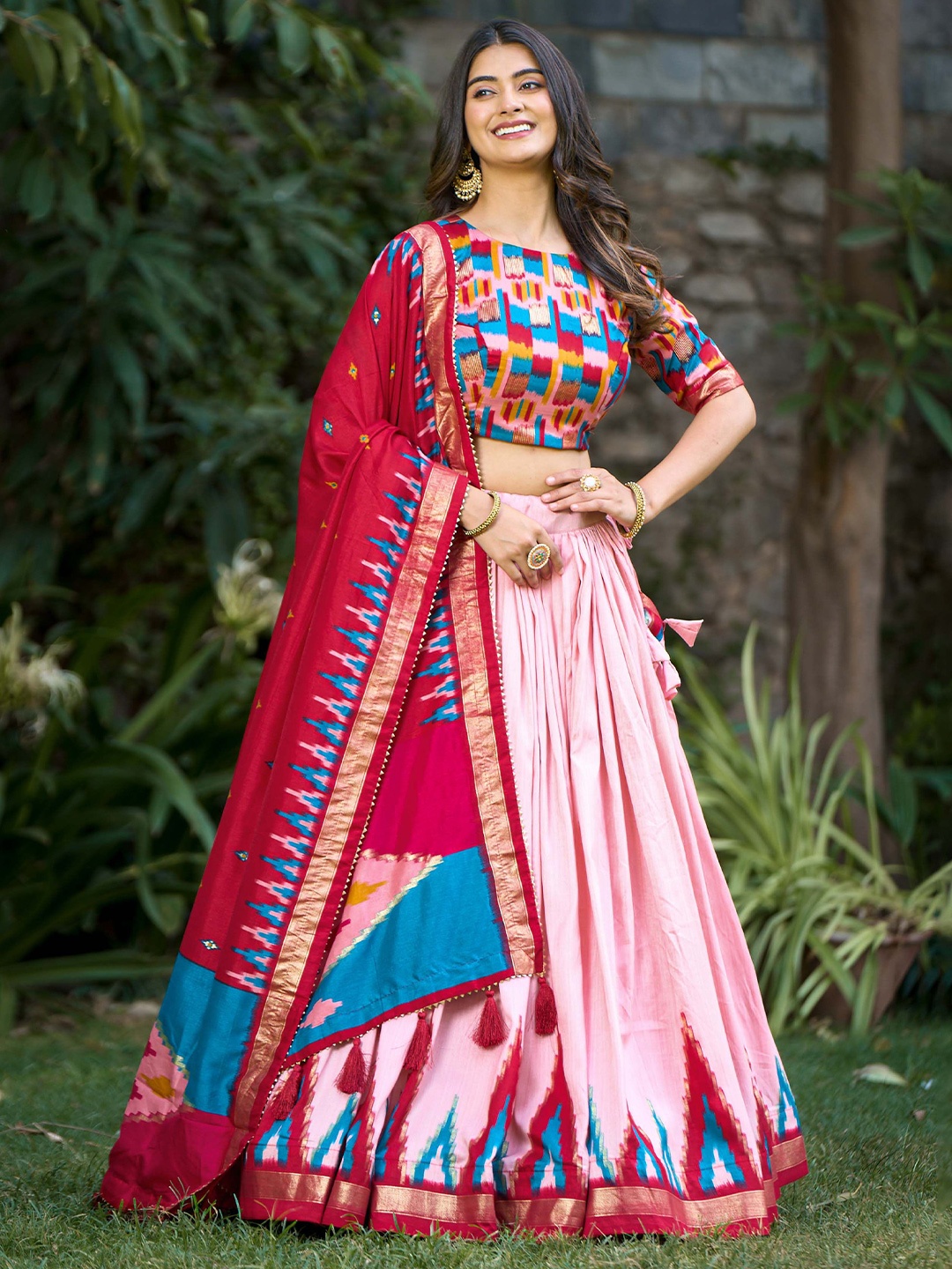 

LOOKNBOOK ART Printed Foil Print Semi-Stitched Lehenga & Unstitched Blouse With Dupatta, Peach