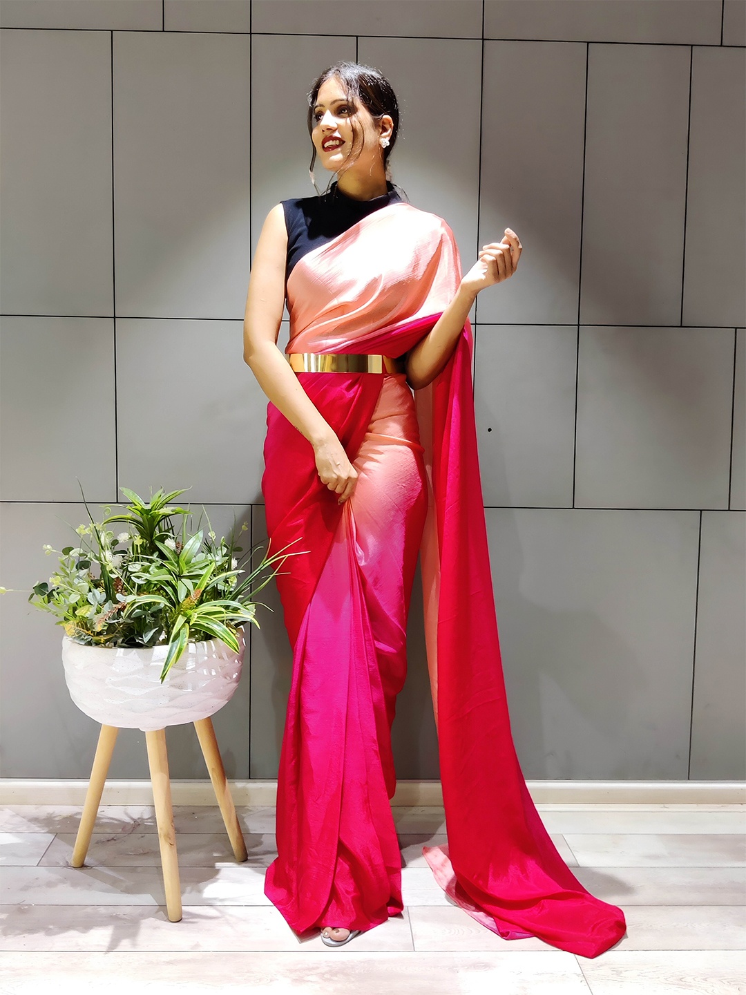 

Sidhidata Ombre Ready to Wear Saree, Pink