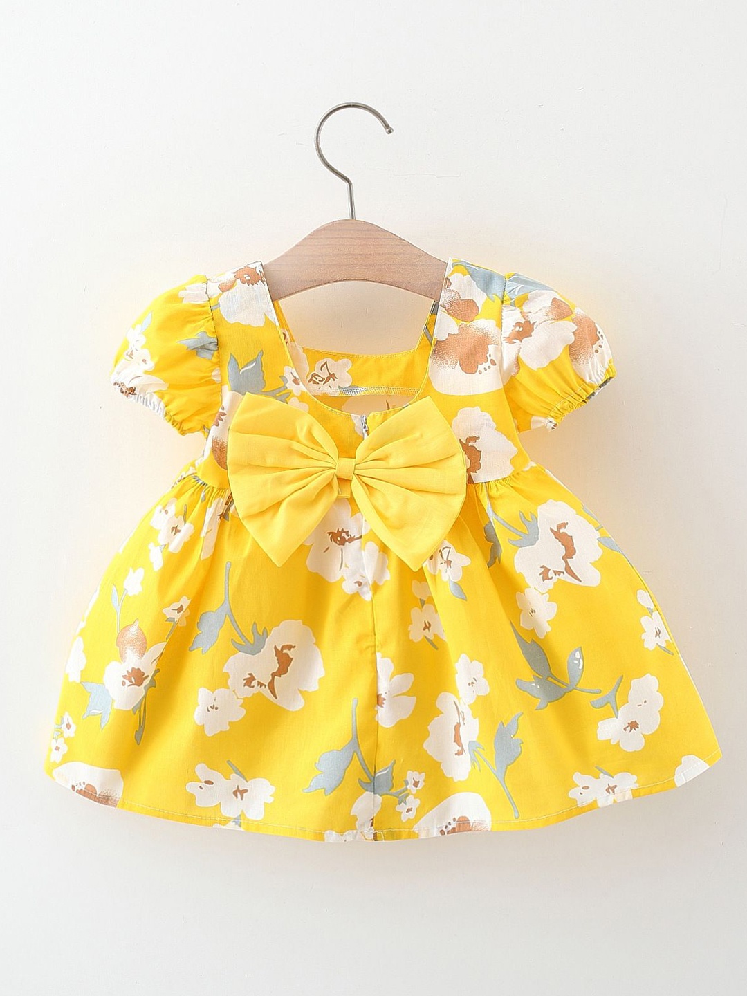 

StyleCast x Revolte Floral Print Puff Sleeve Fit & Flare Dress, Yellow