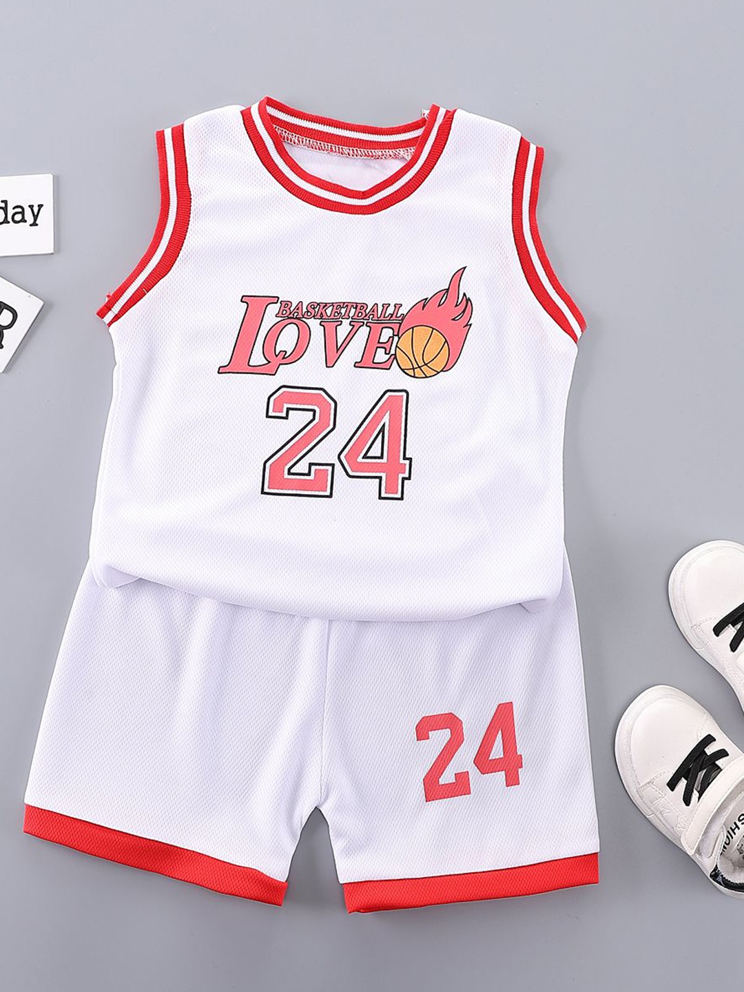 

StyleCast x Revolte Boys White & Red Printed T-shirt with Shorts
