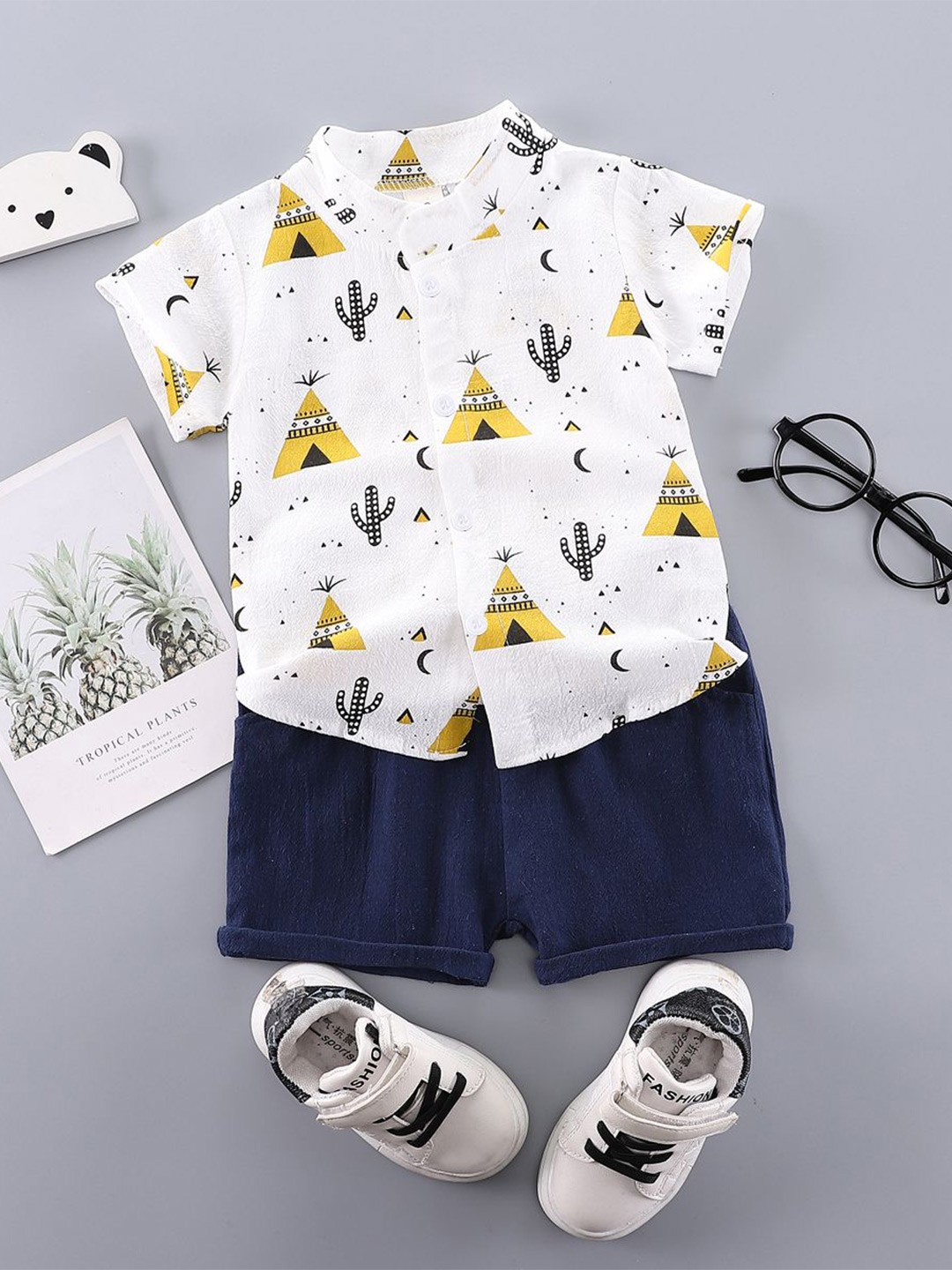 

StyleCast x Revolte Boys White Conversational Printed Mandarin Collar Shirt & Shorts