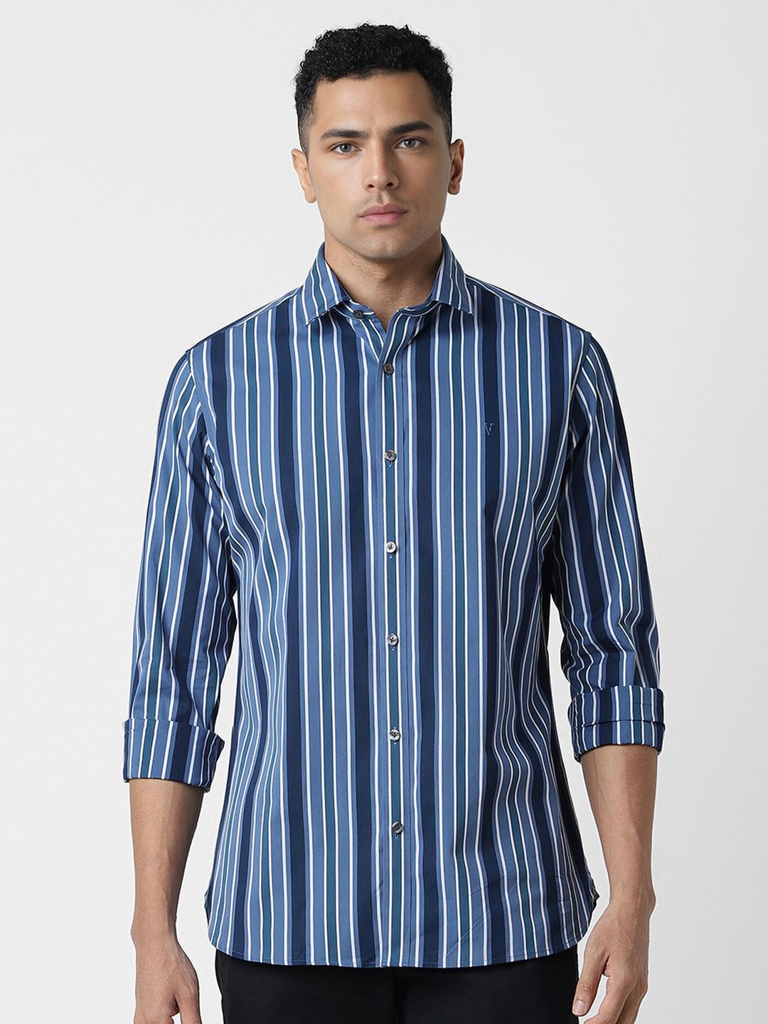 

Van Heusen Sport Men Slim Fit Striped Printed Pure Cotton Casual Shirt, Blue