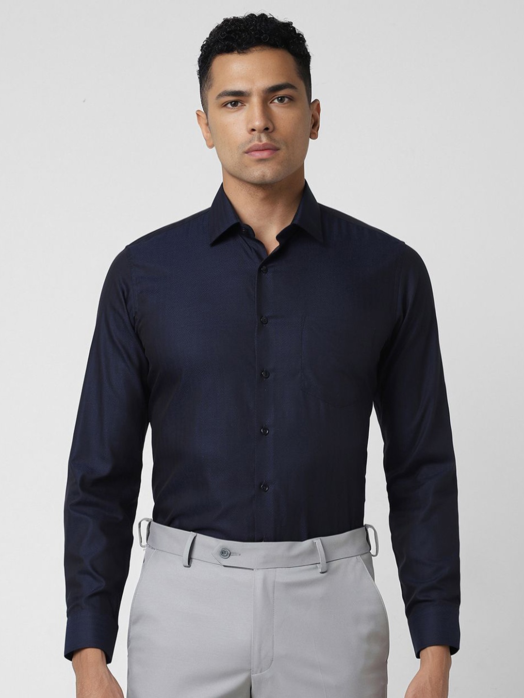 

Van Heusen Men Textured Spread Collar Cotton Slim Fit Formal Shirt, Navy blue