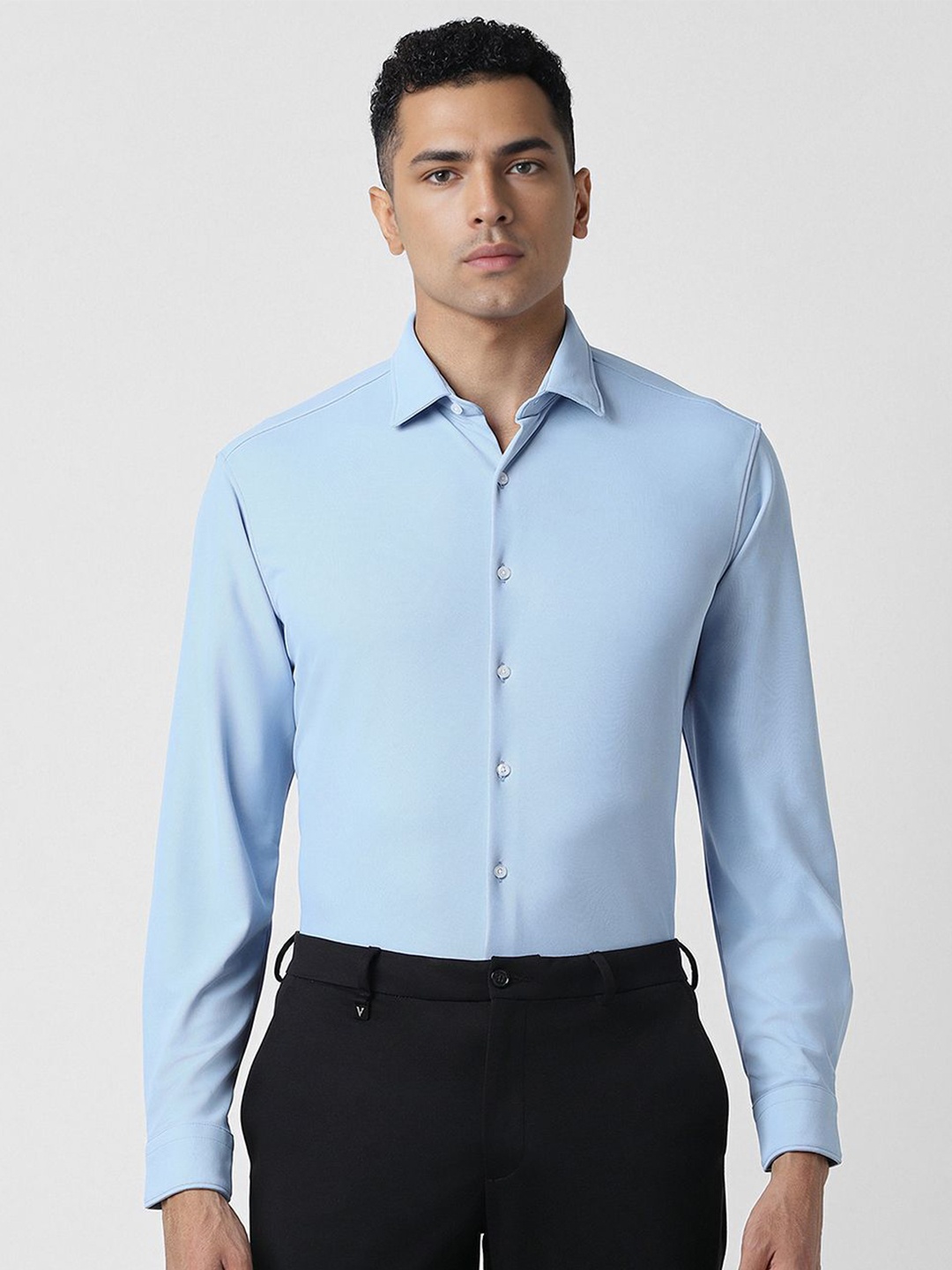 

Van Heusen Men Opaque Solid Spread Collar Formal Shirt, Blue